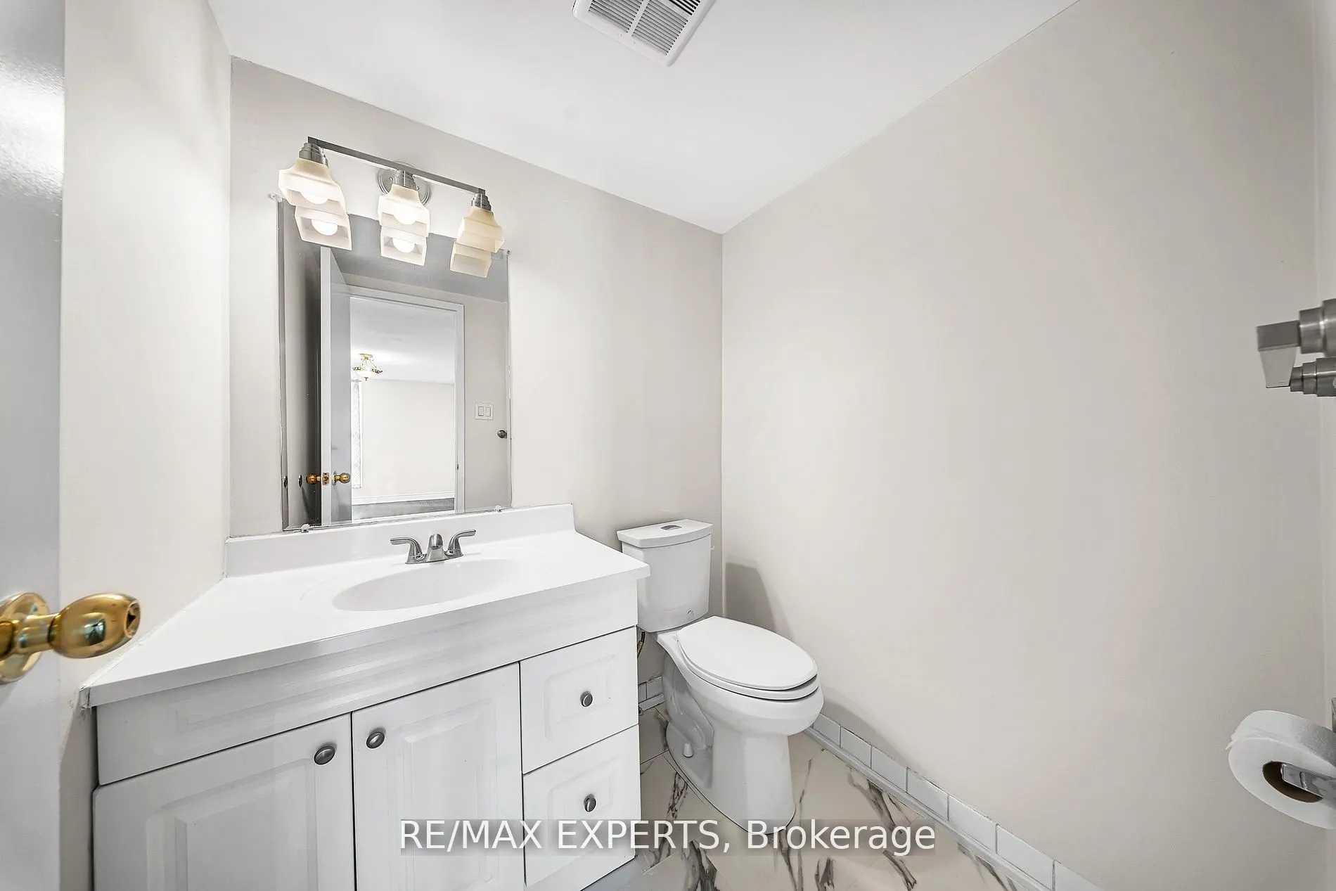 25 Kensington Road, #211