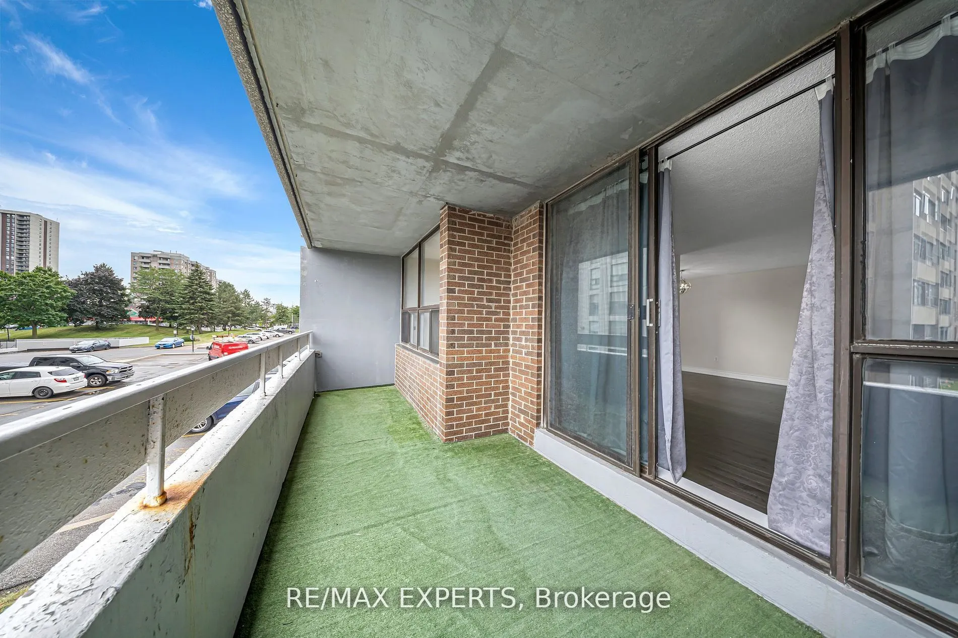25 Kensington Road, #211