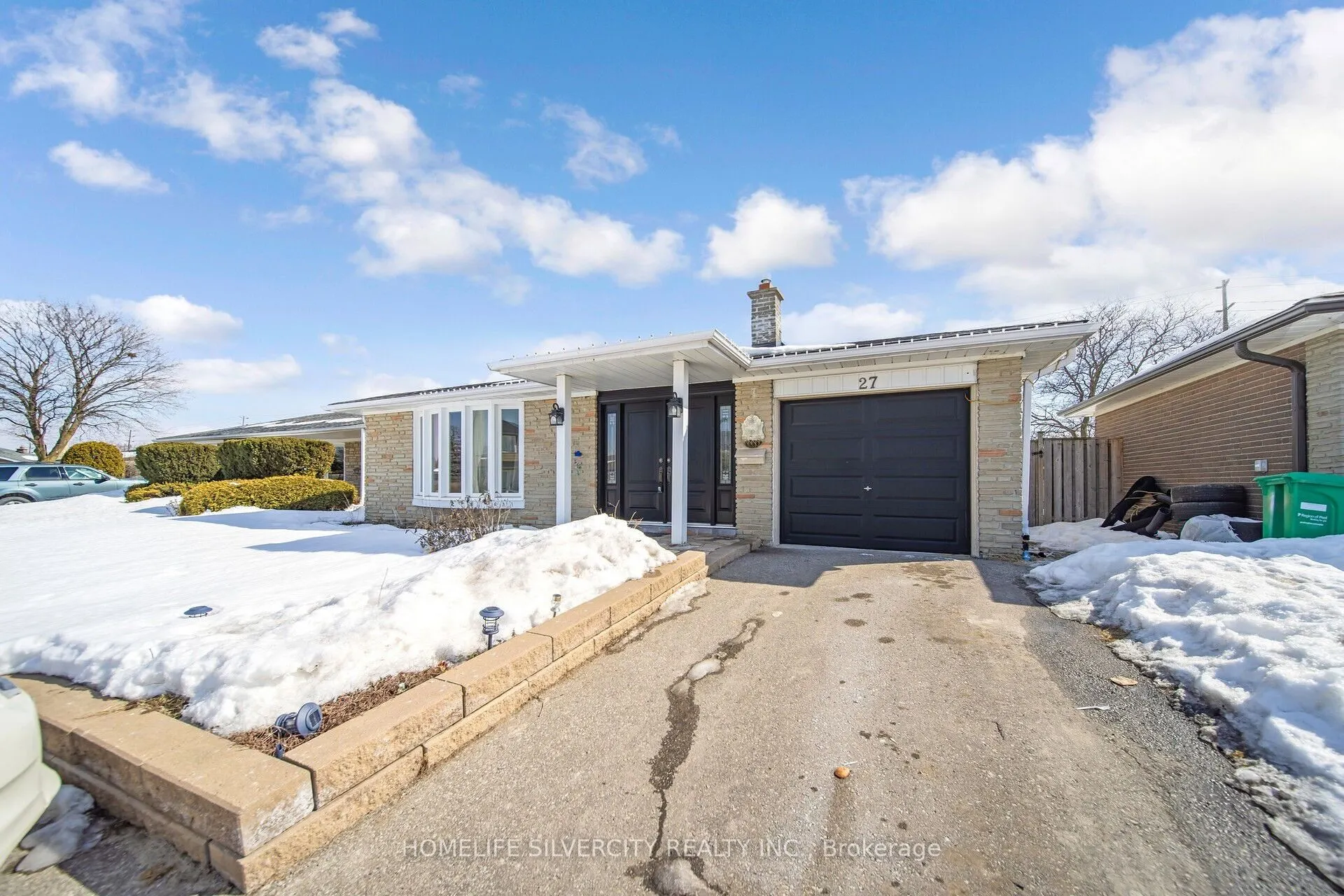 27 Caldwell Crescent