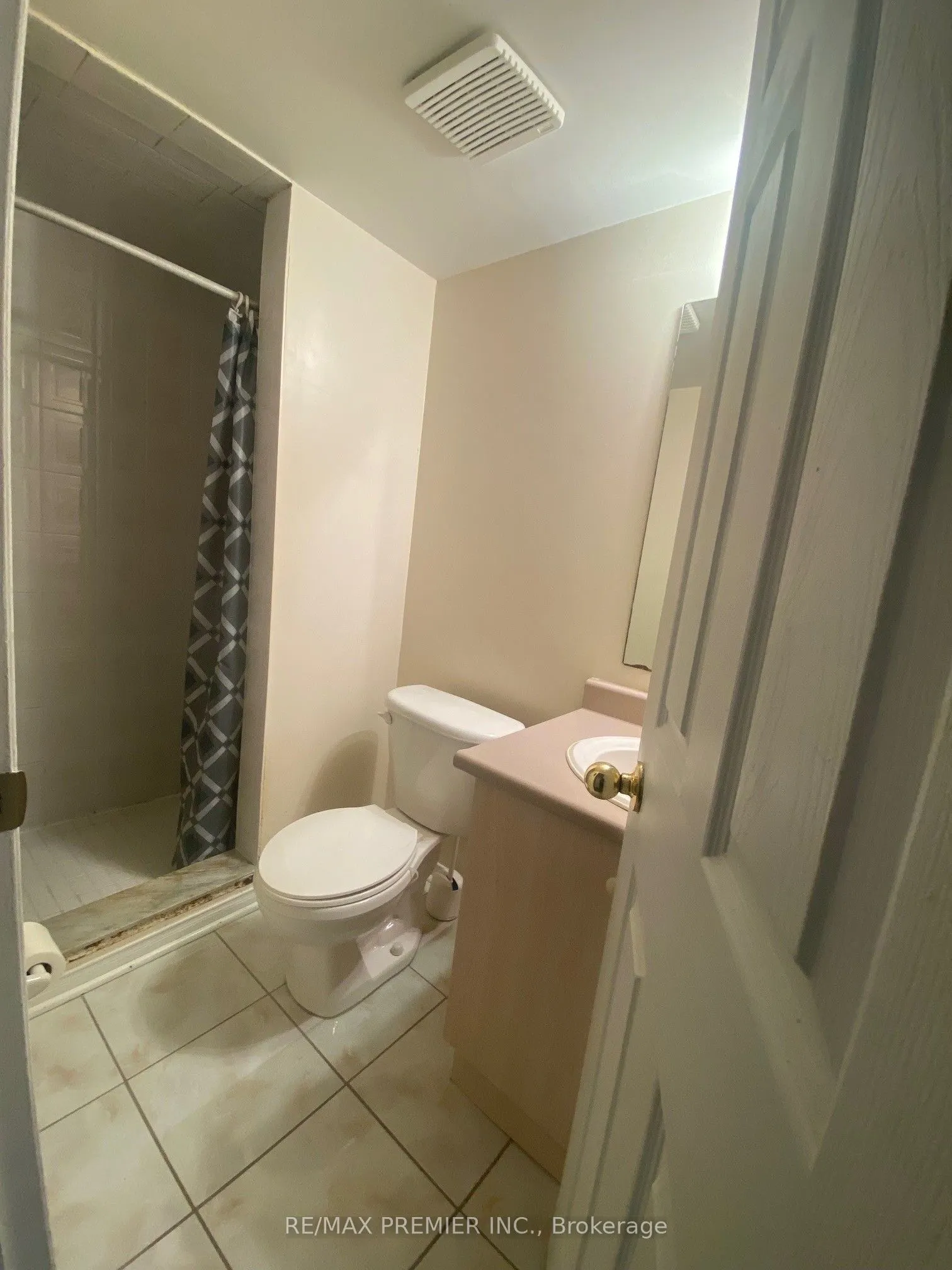 1524 Dupont Street, #Lower