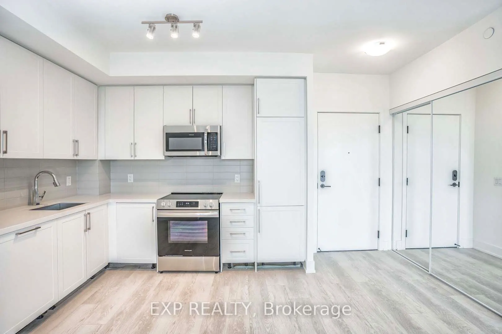 2450 Old Bronte Road, #708