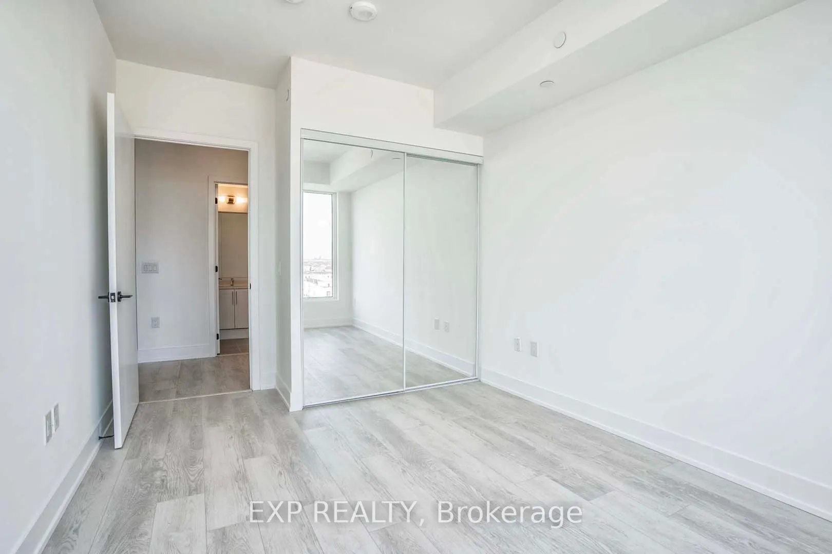 2450 Old Bronte Road, #708
