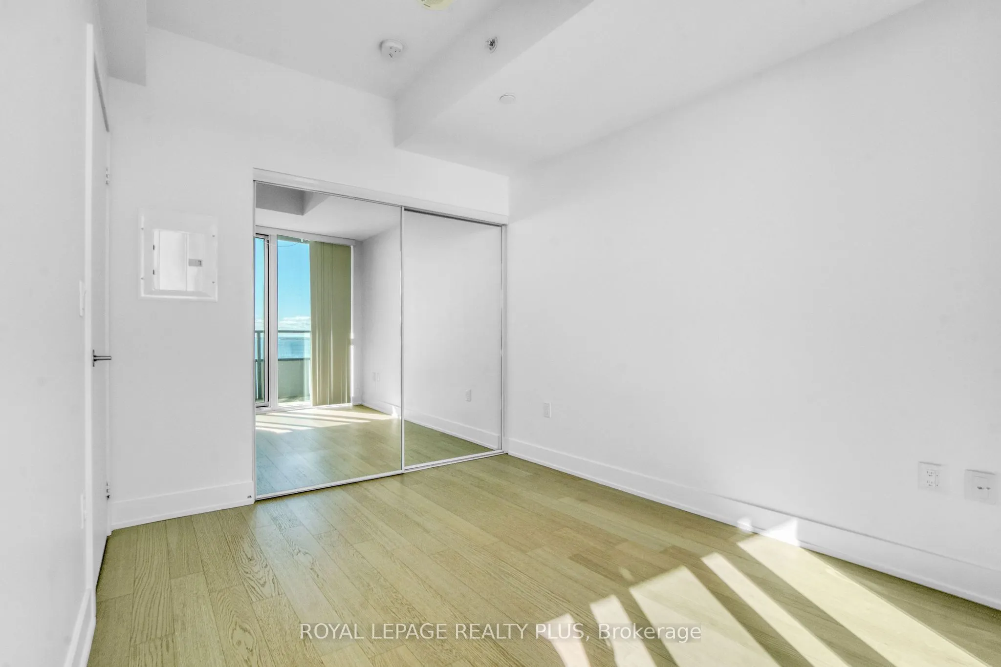 20 Shore Breeze Drive, #2108