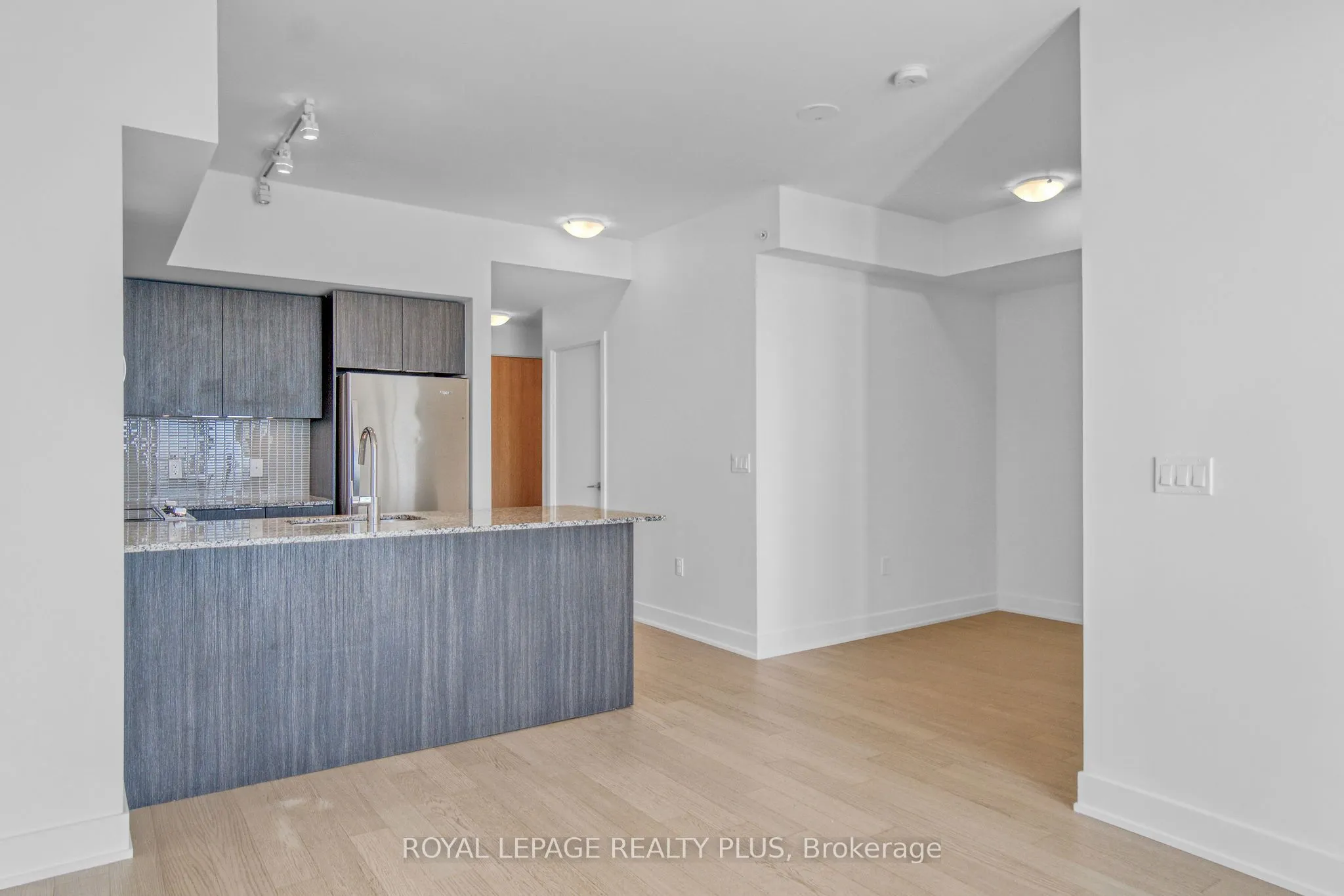 20 Shore Breeze Drive, #2108