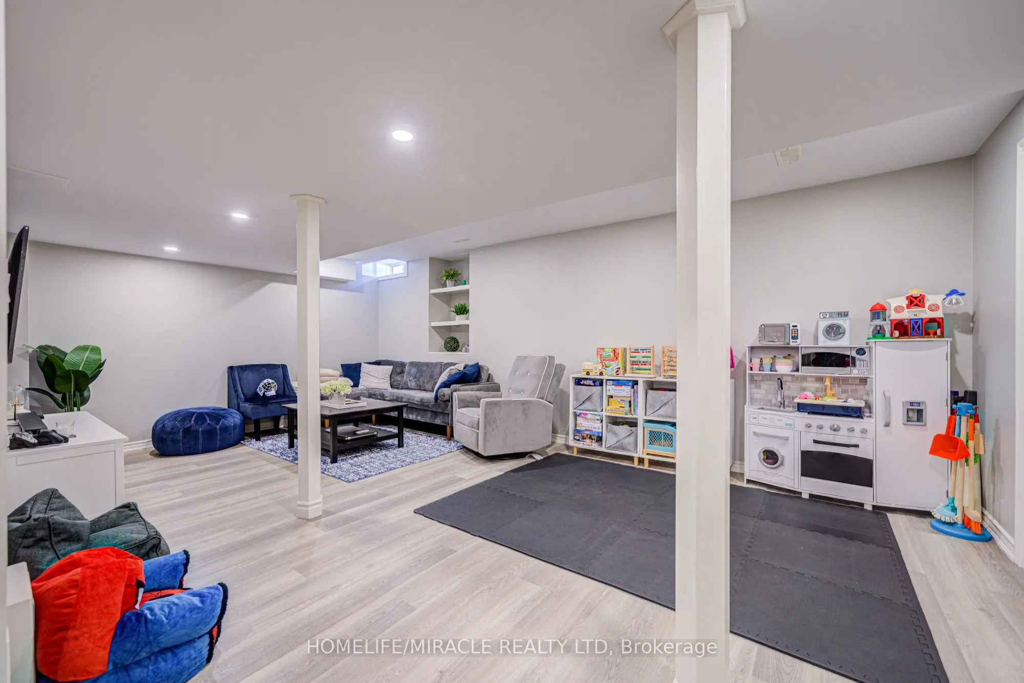 27 Bellcrest Road