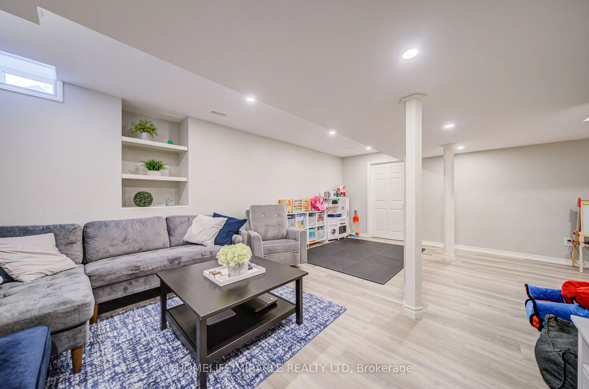27 Bellcrest Road