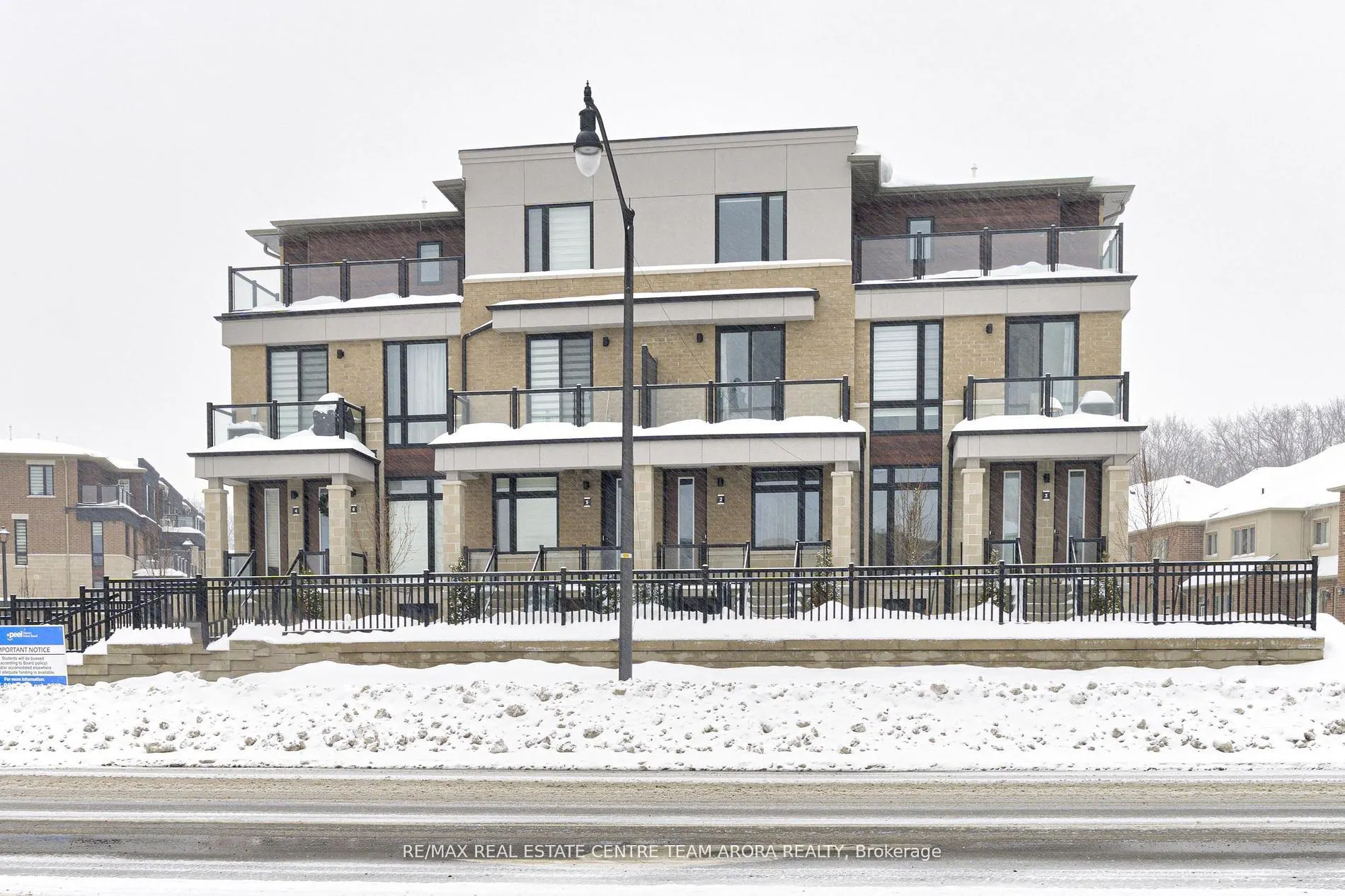 10 Knotsberry Circle, #2
