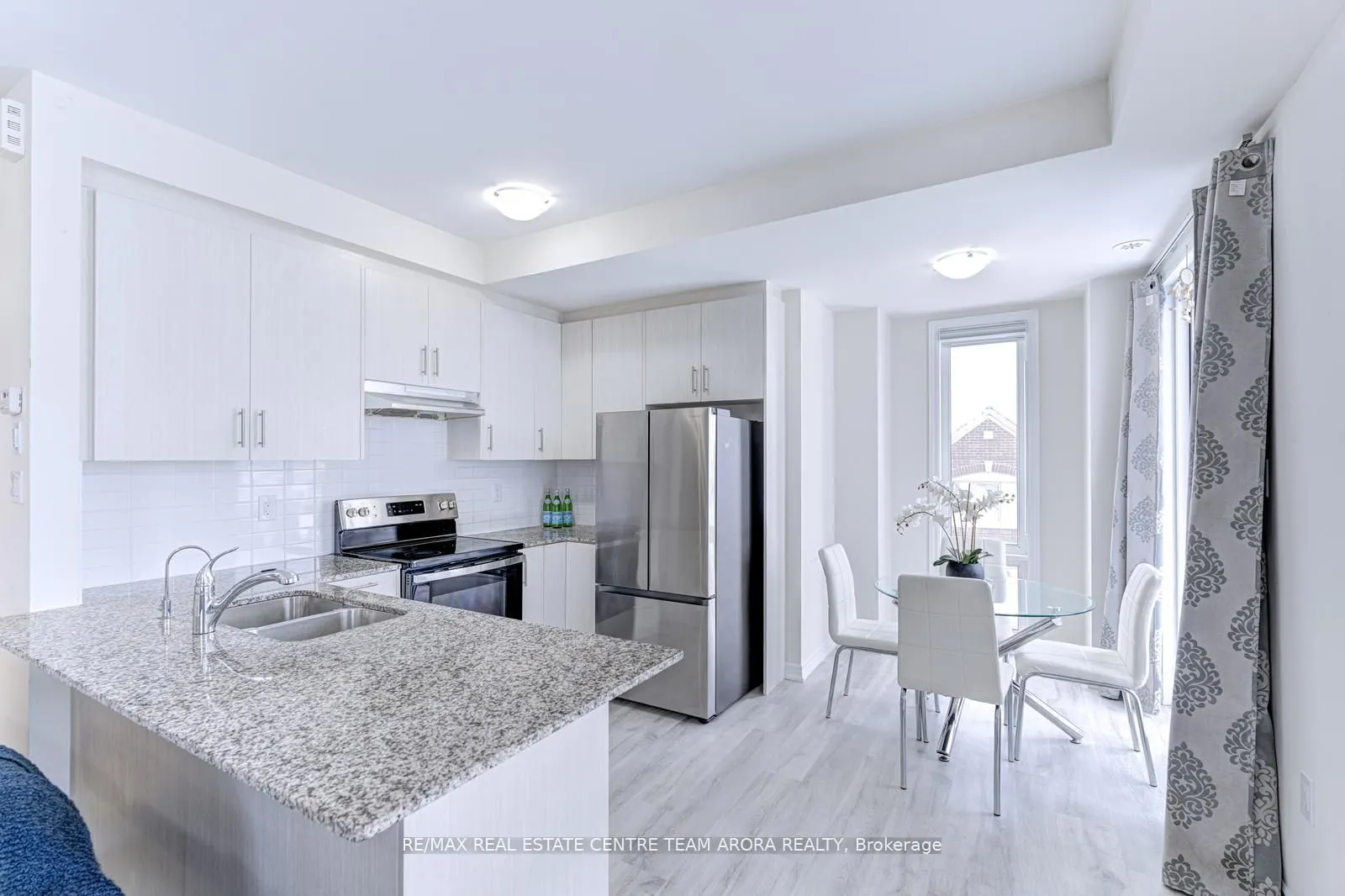 10 Knotsberry Circle, #2