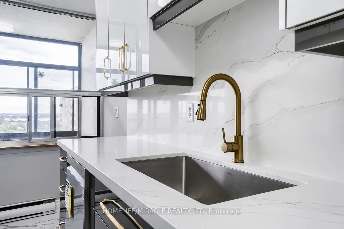15 Kensington Road, #1703