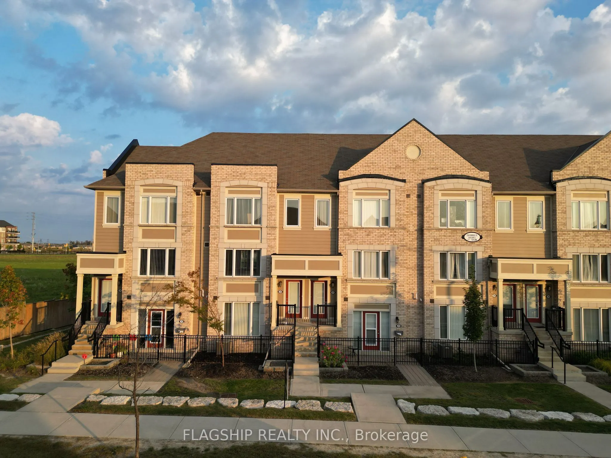 1 Beckenrose Court, #22