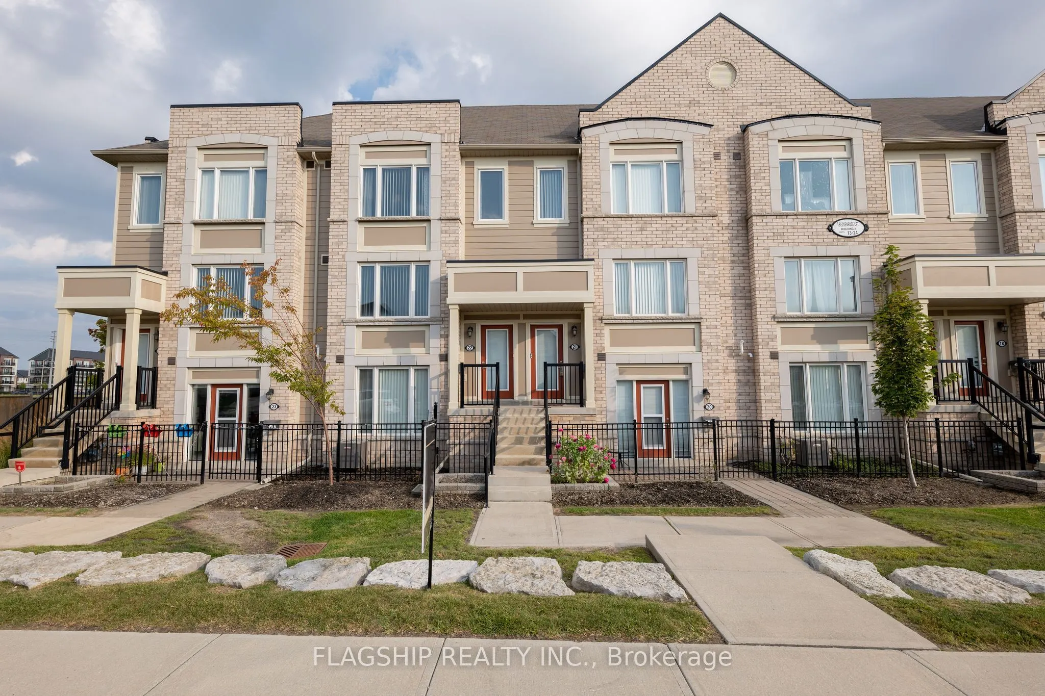 1 Beckenrose Court, #22