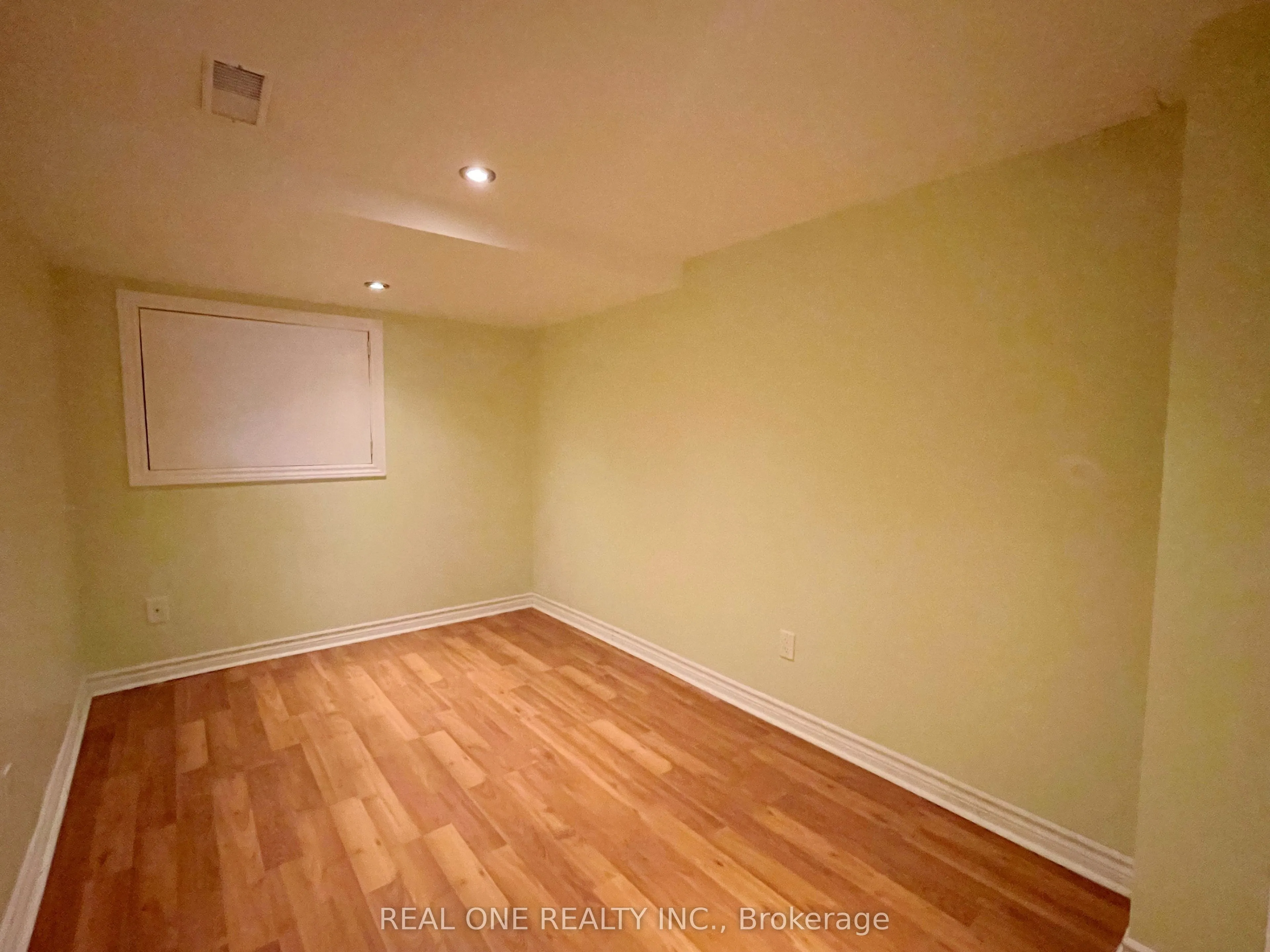 5302 Palmetto Place
