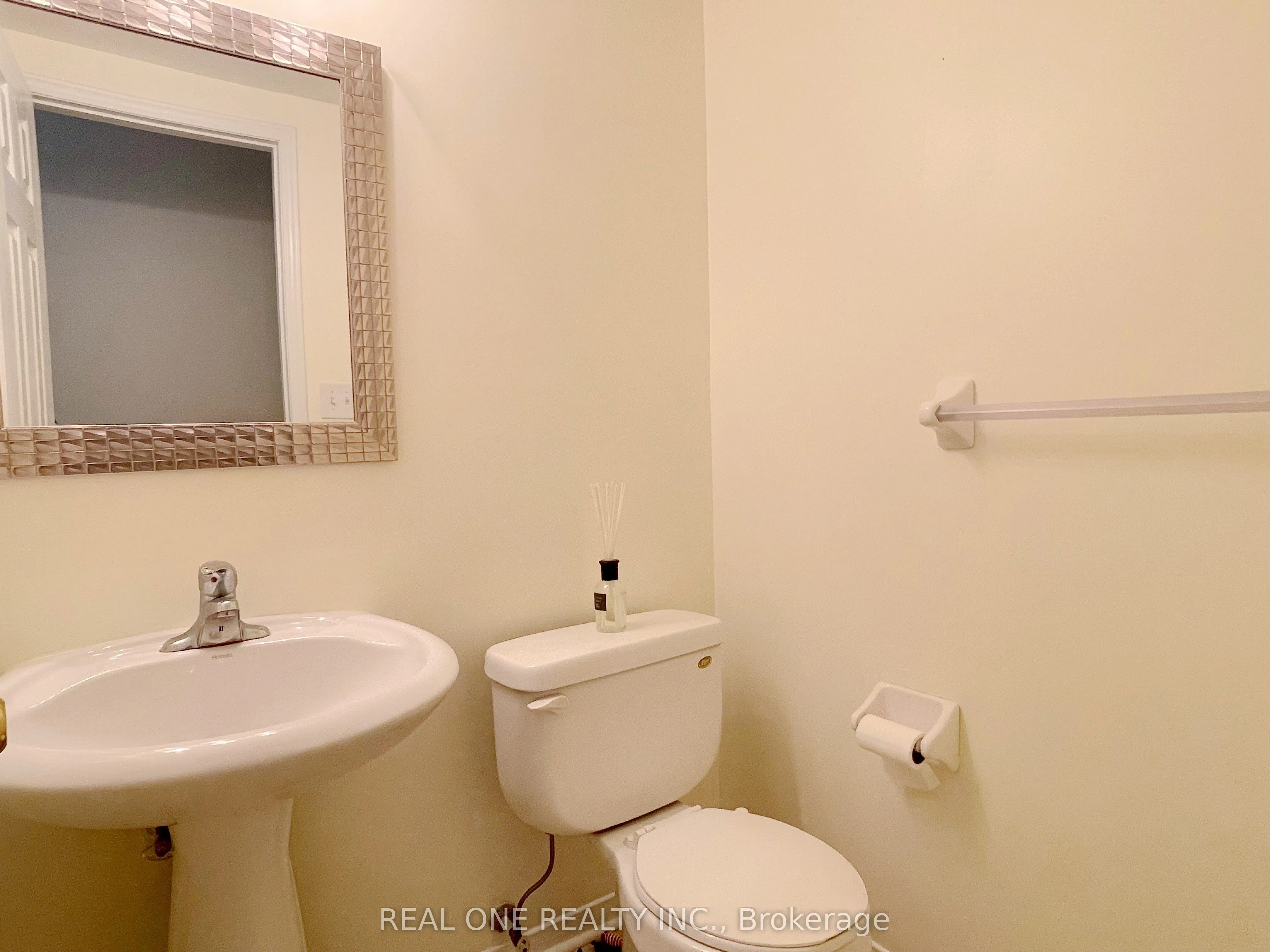 5302 Palmetto Place