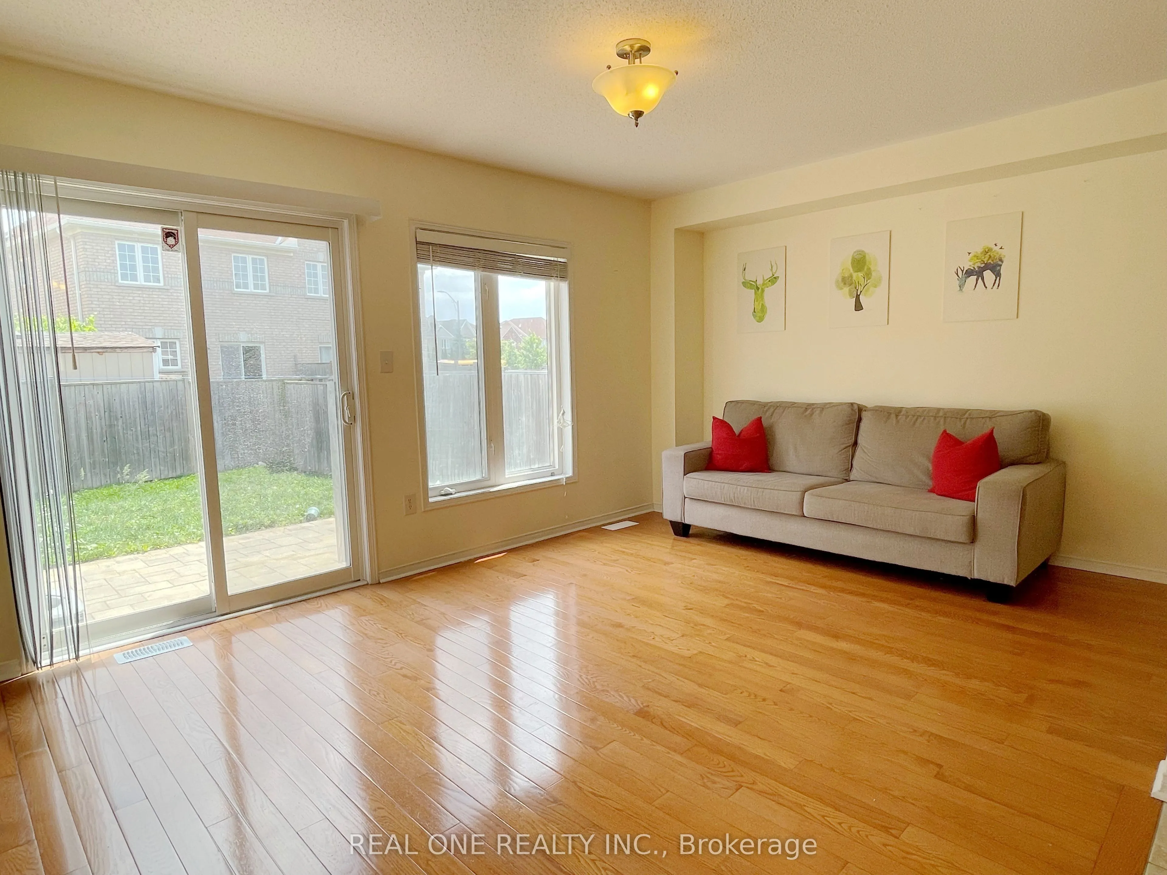 5302 Palmetto Place