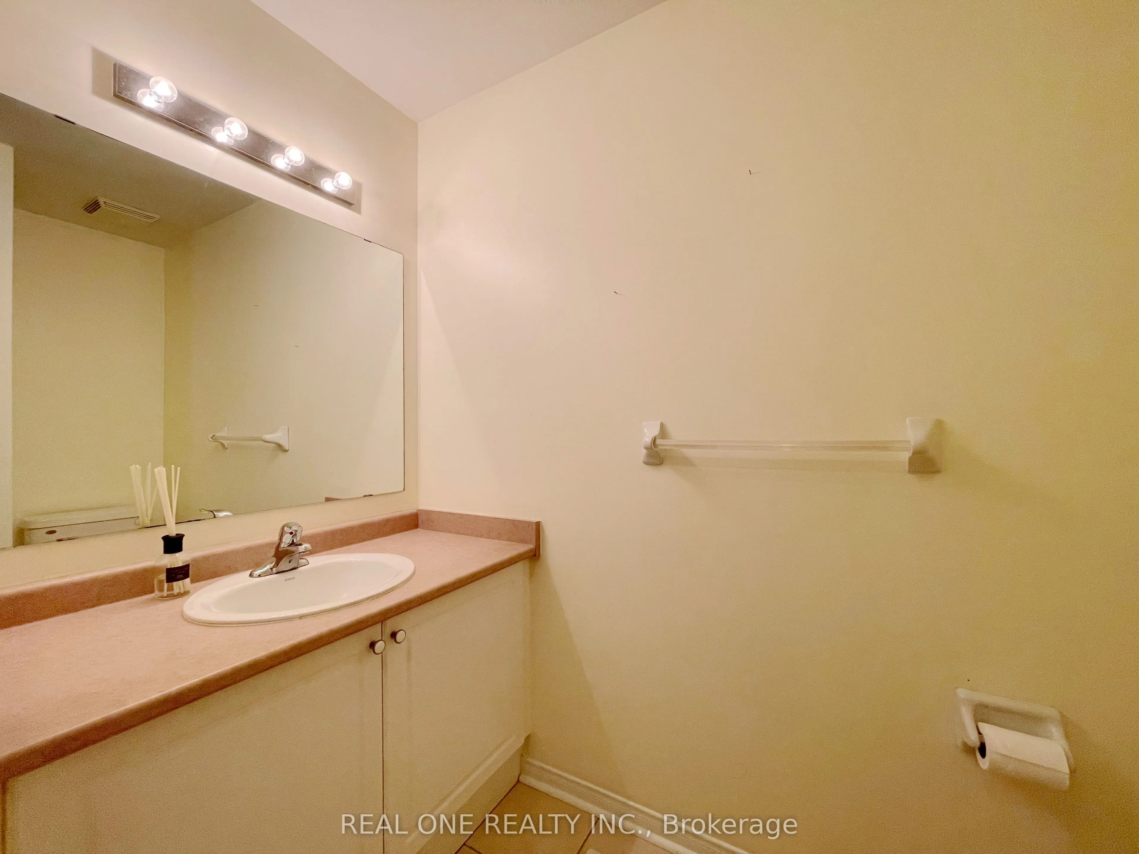 5302 Palmetto Place