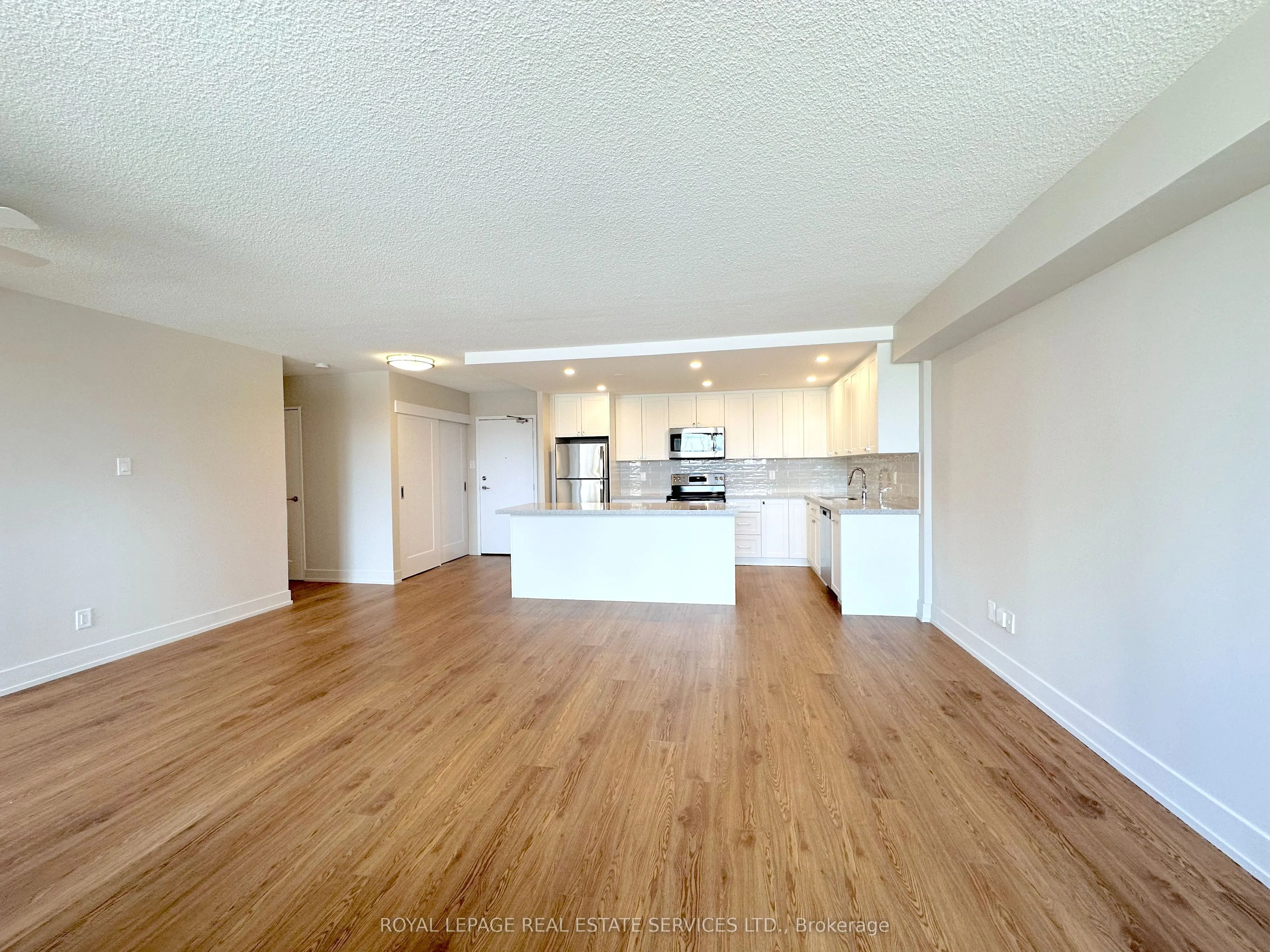 165 La Rose Avenue, #216