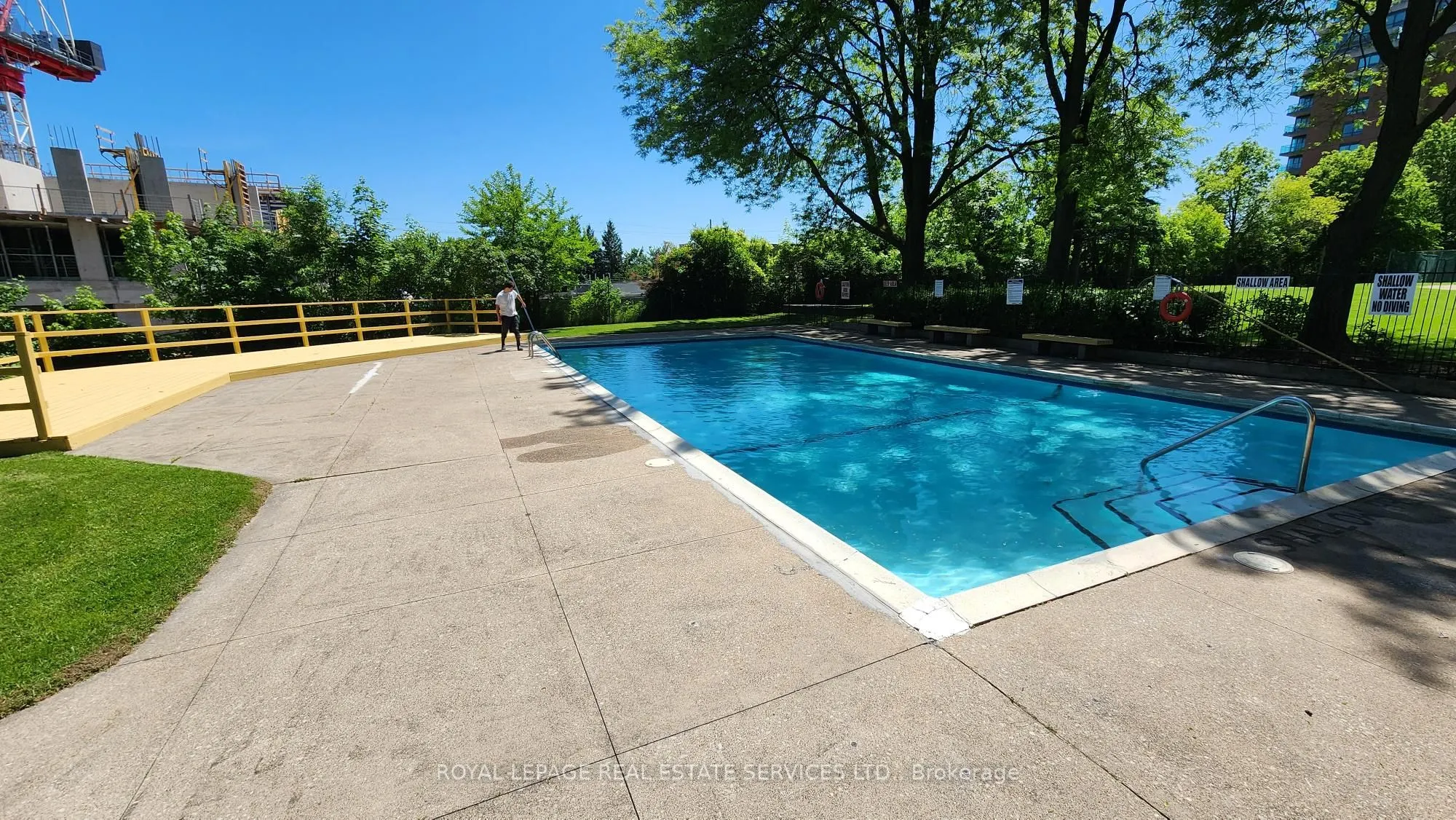 165 La Rose Avenue, #216