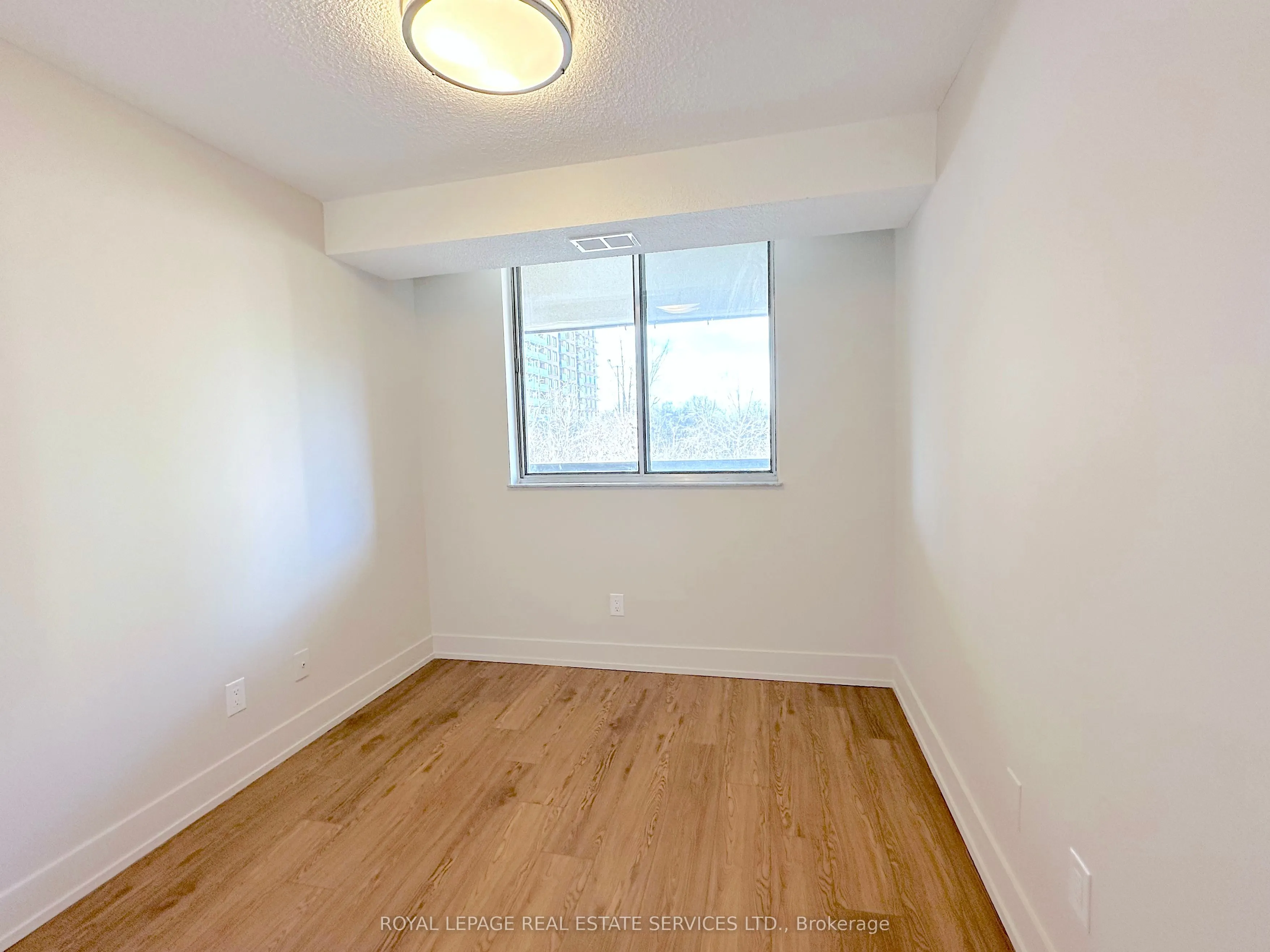 165 La Rose Avenue, #216