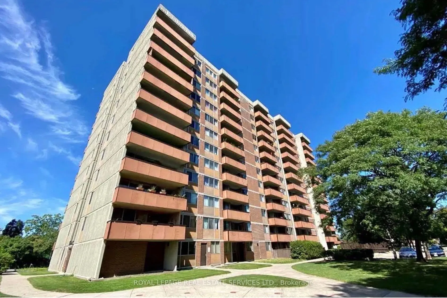 165 La Rose Avenue, #216