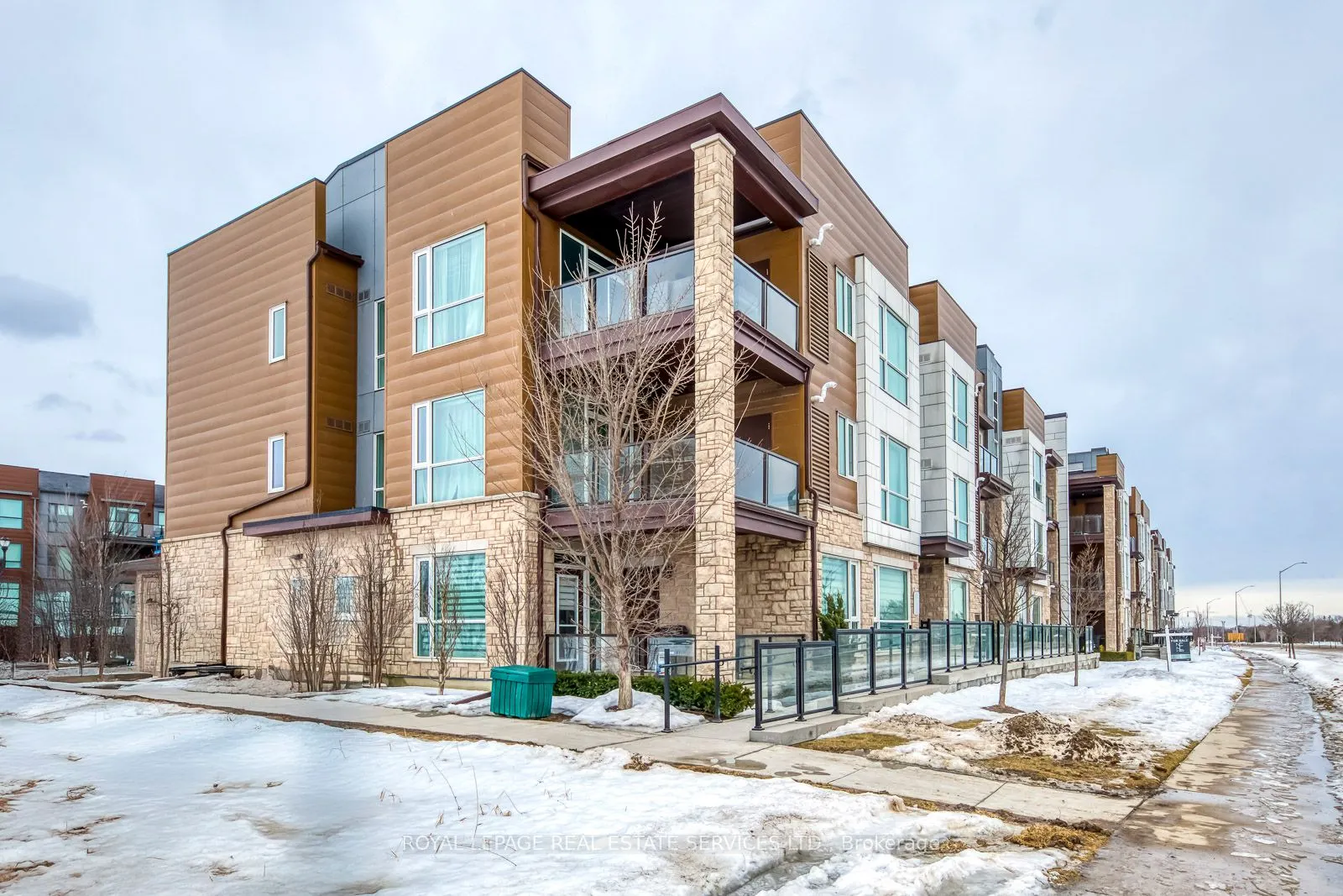 2393 Bronte Road, #302