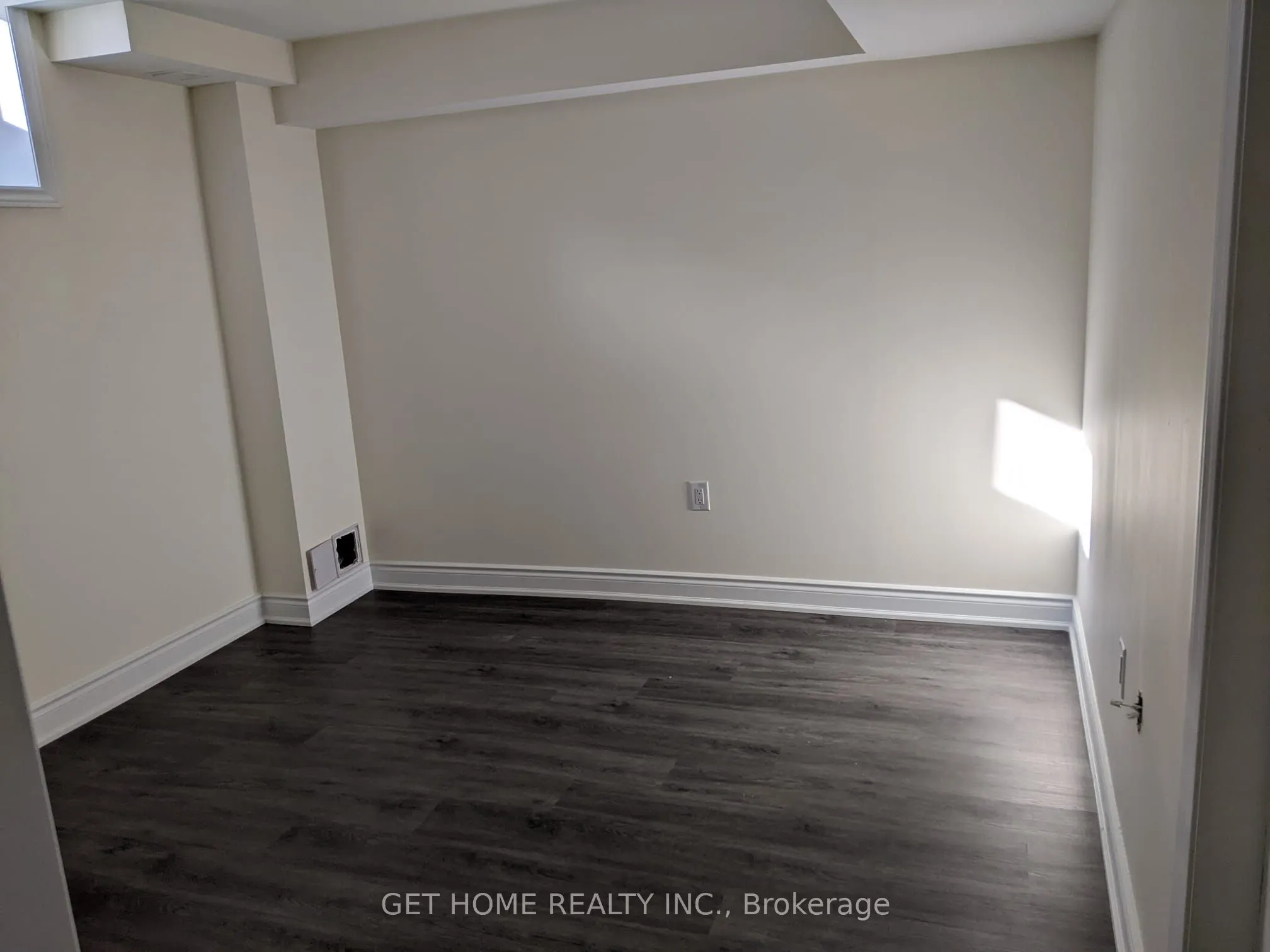 190 Thornbush Boulevard, #Bsmt