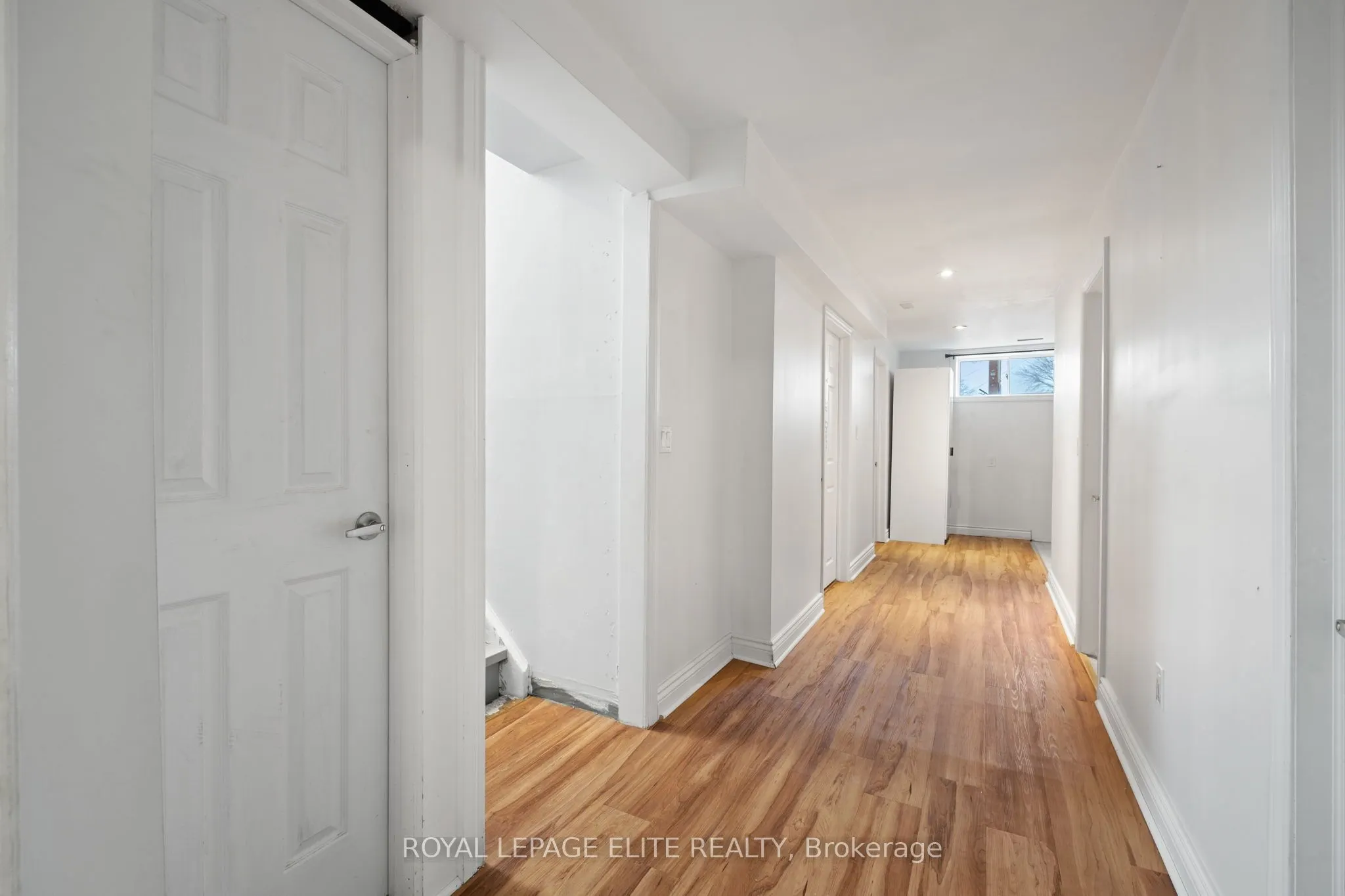 6 LACHINE Court