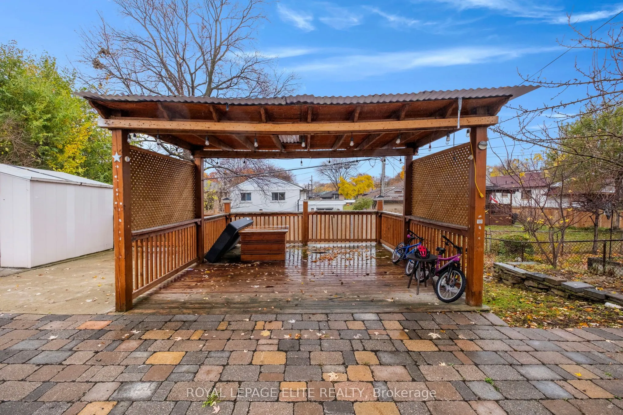 6 LACHINE Court