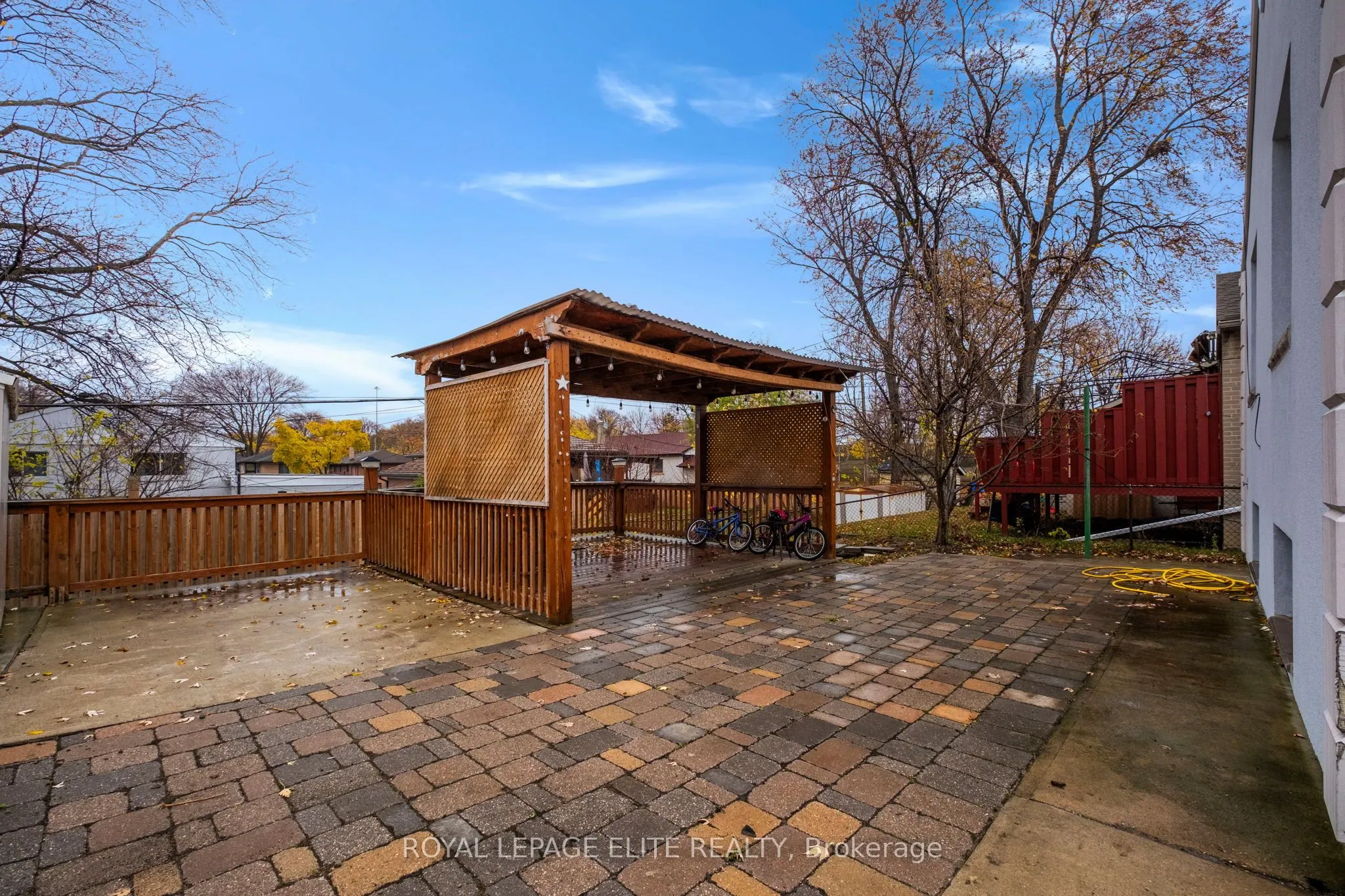 6 LACHINE Court