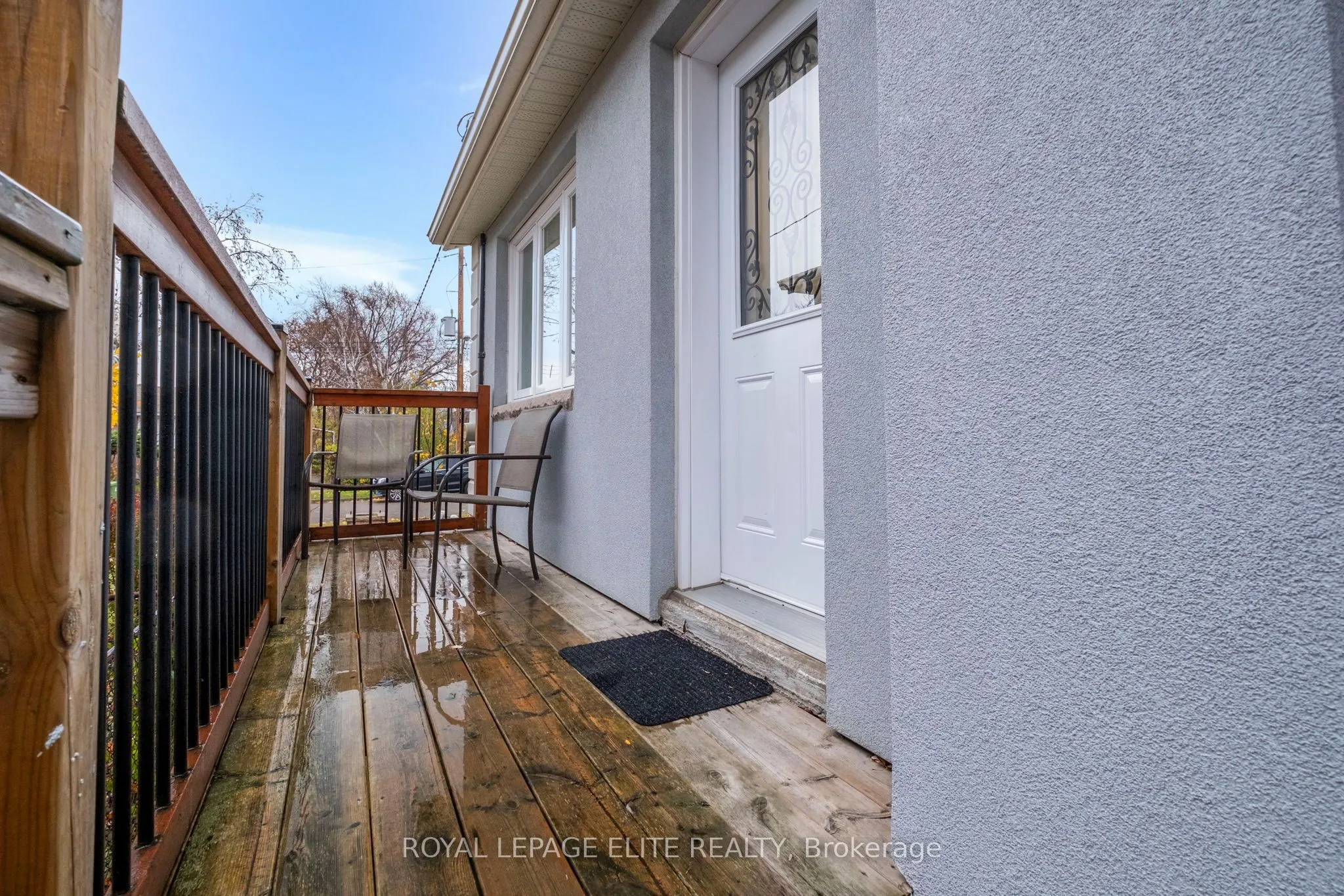 6 LACHINE Court