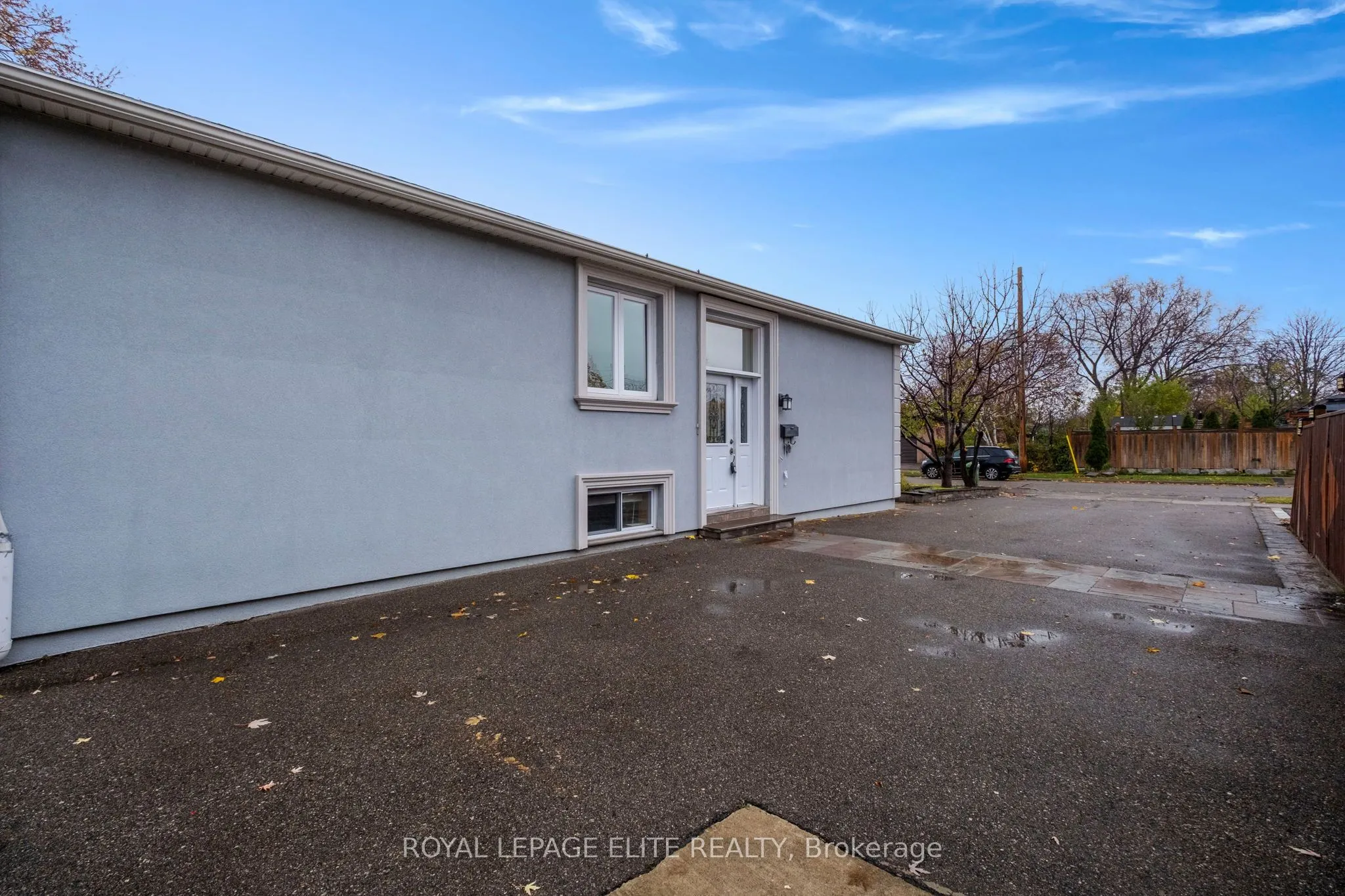6 LACHINE Court