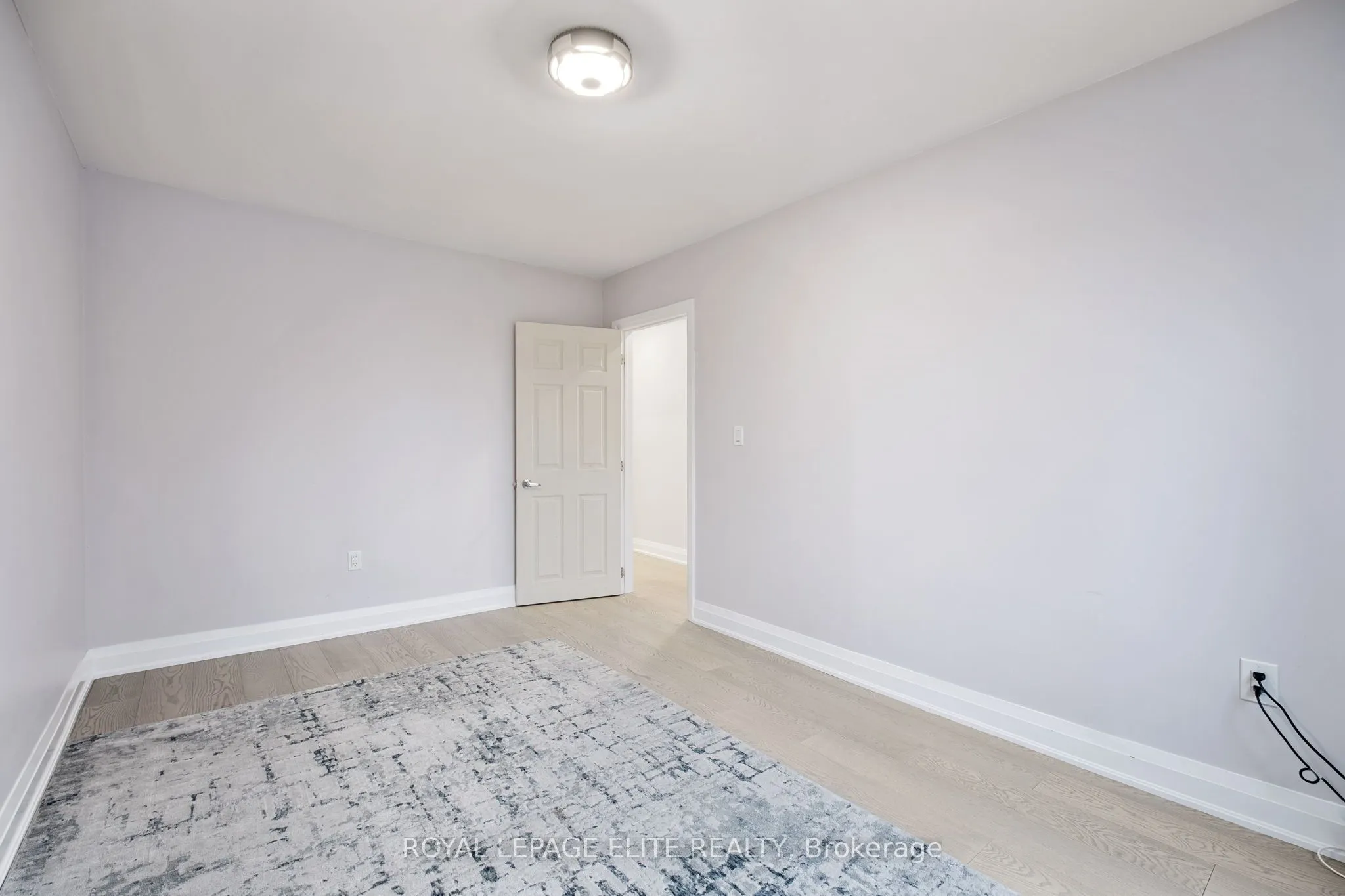 6 LACHINE Court