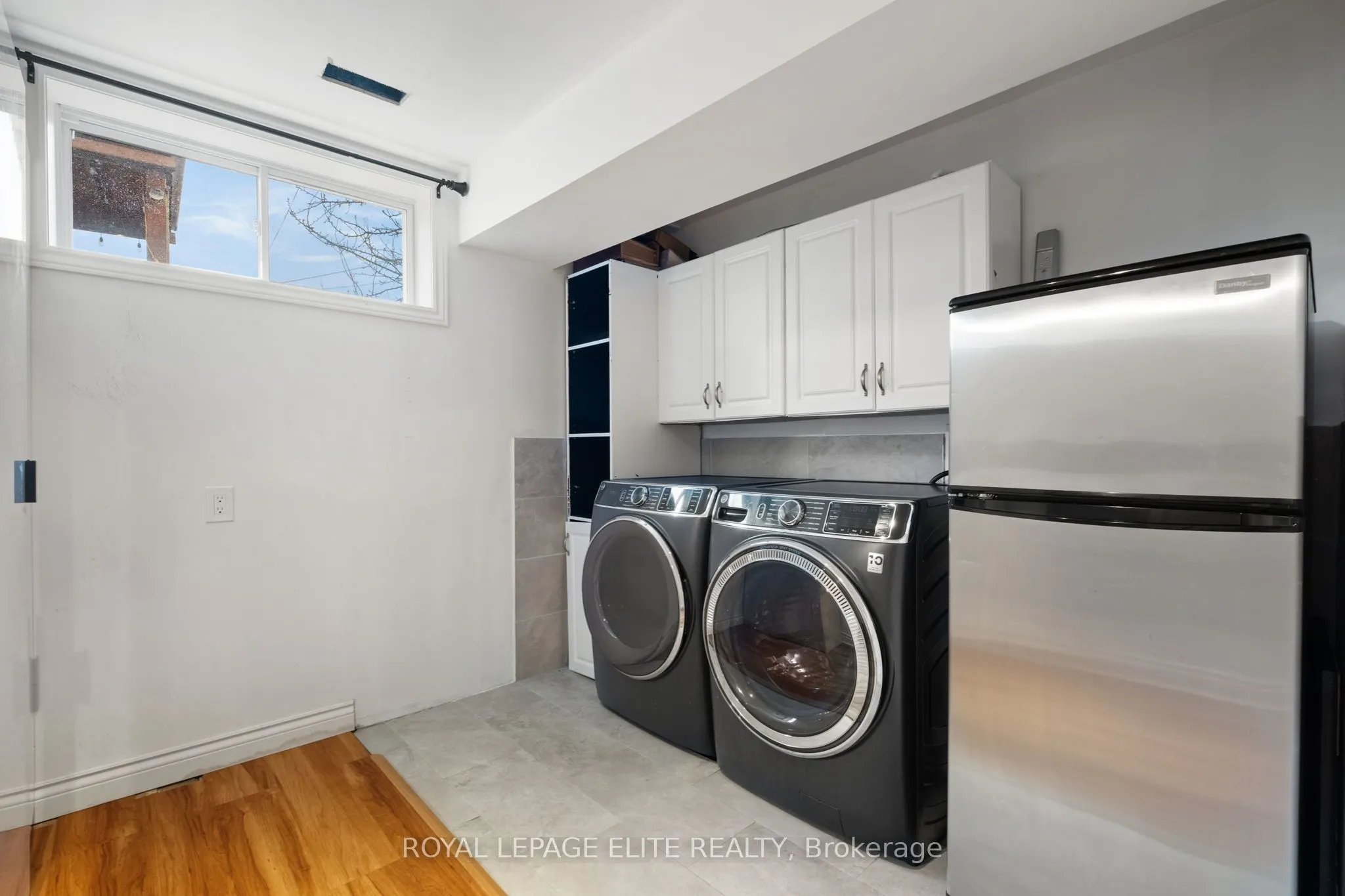 6 LACHINE Court