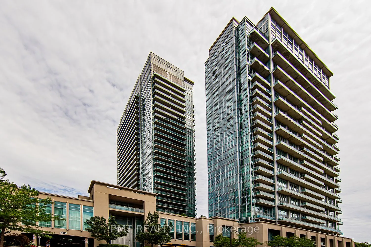 165 Legion Road N, #2722