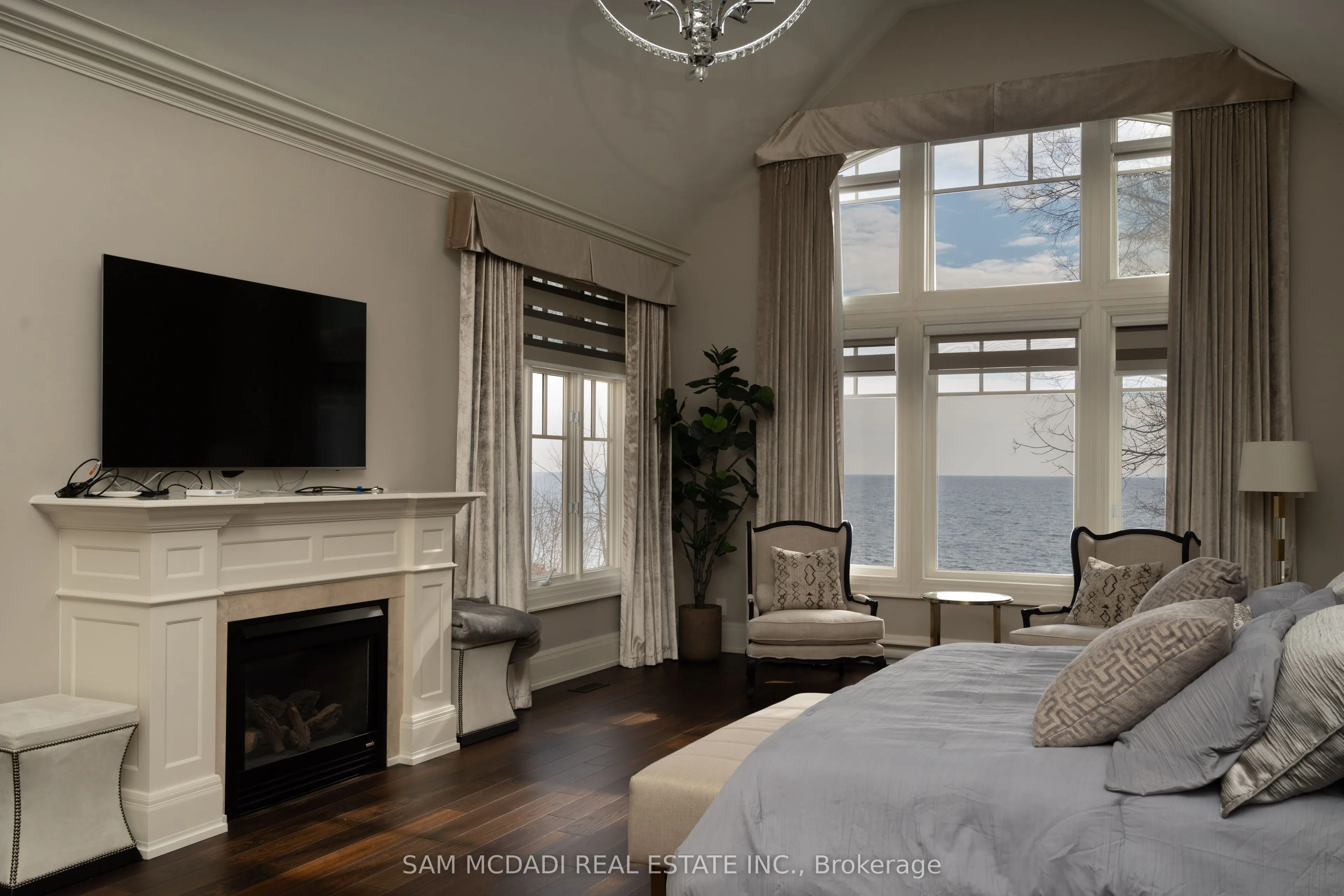 5126 Lakeshore Road