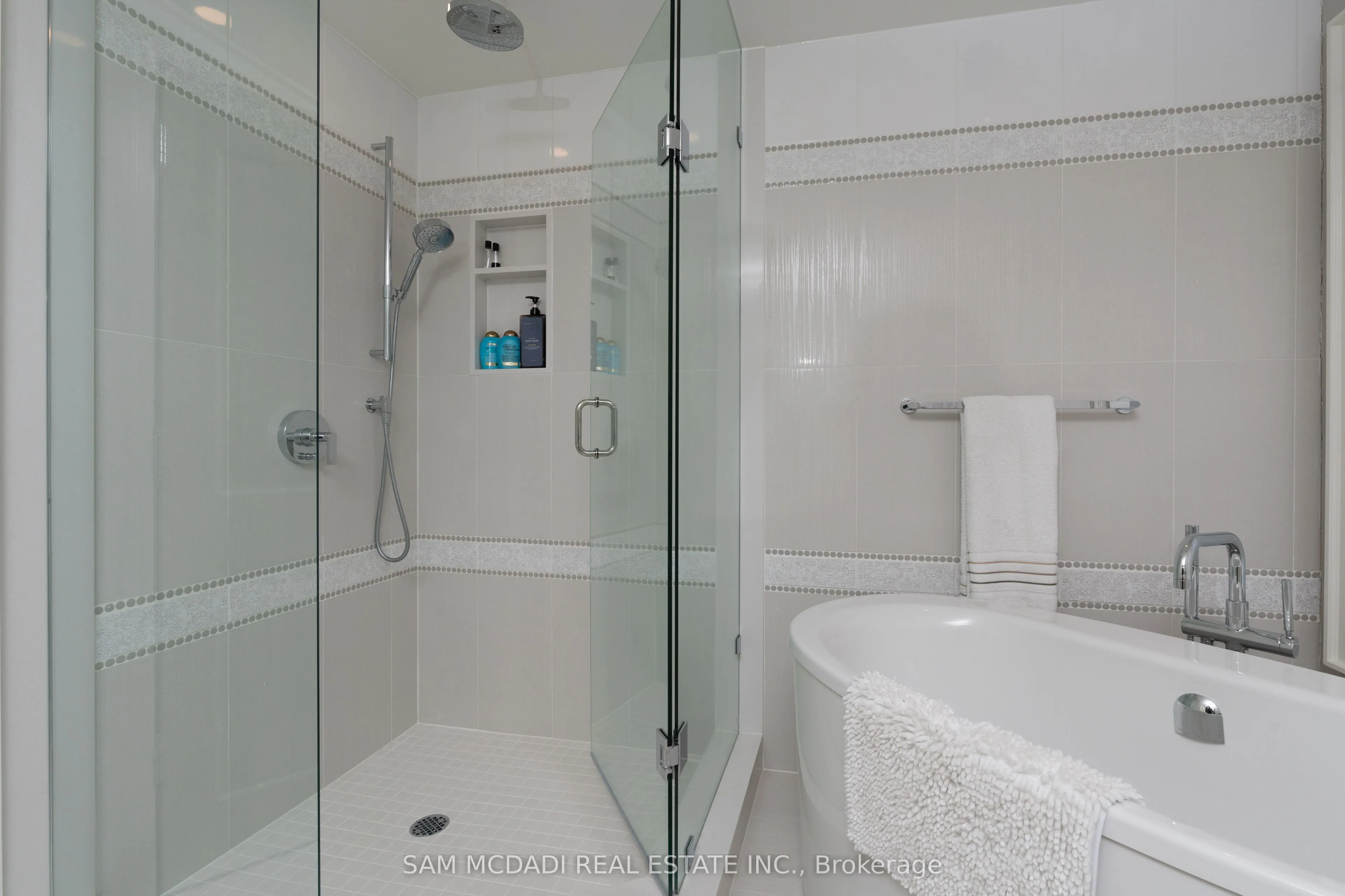 5126 Lakeshore Road