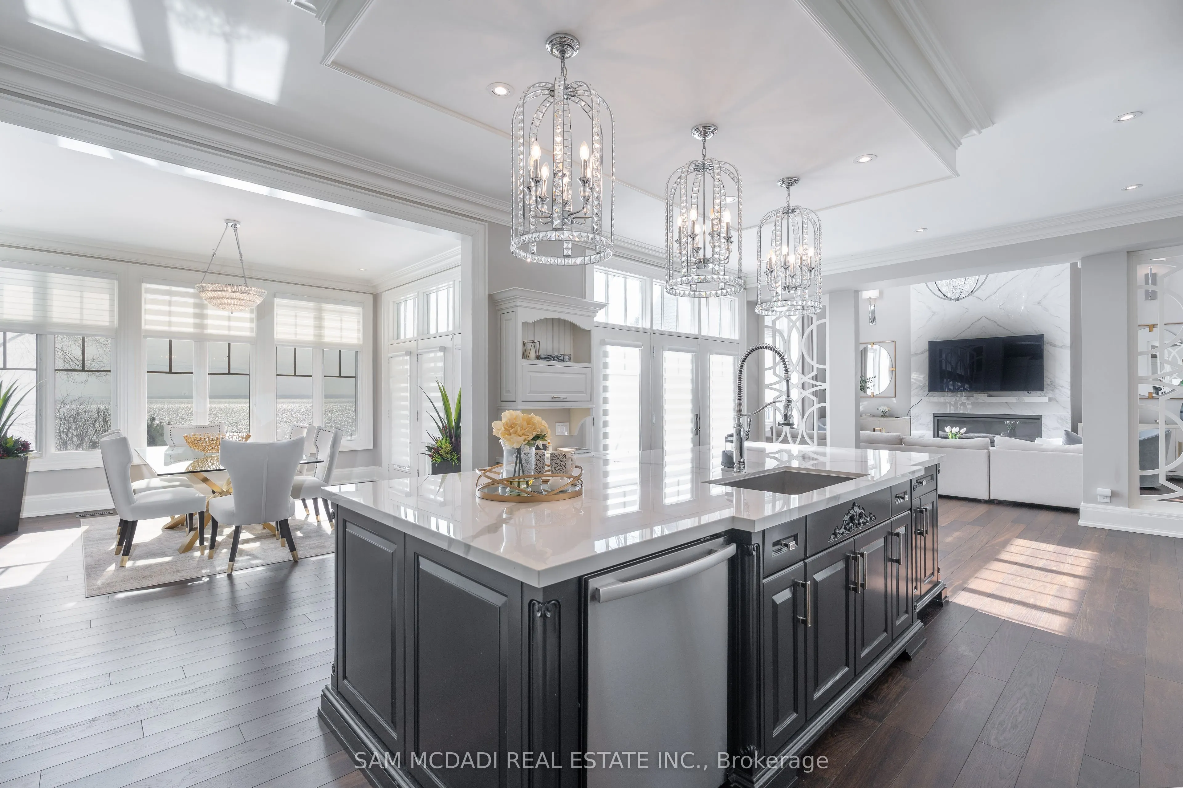 5126 Lakeshore Road