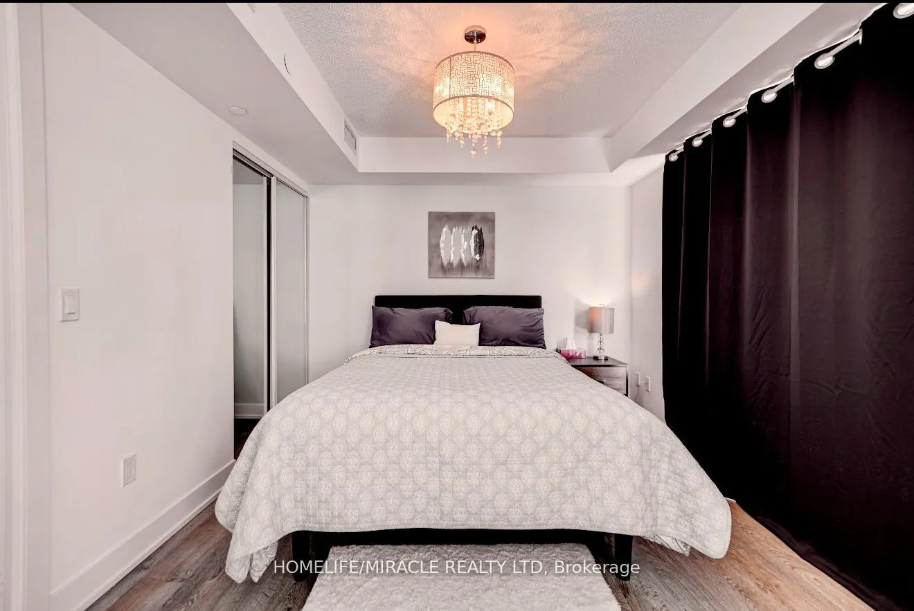9 Mabelle Avenue, #1123