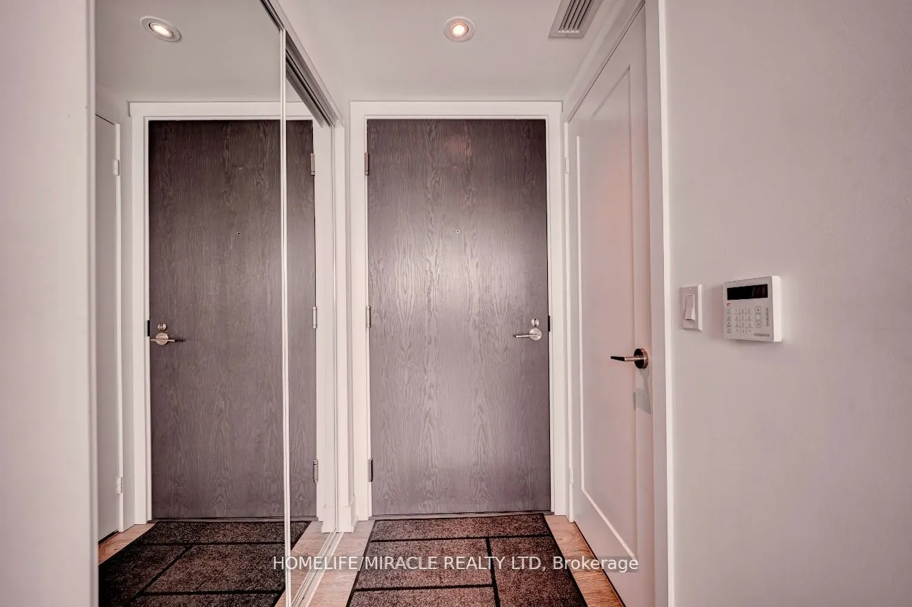 9 Mabelle Avenue, #1123