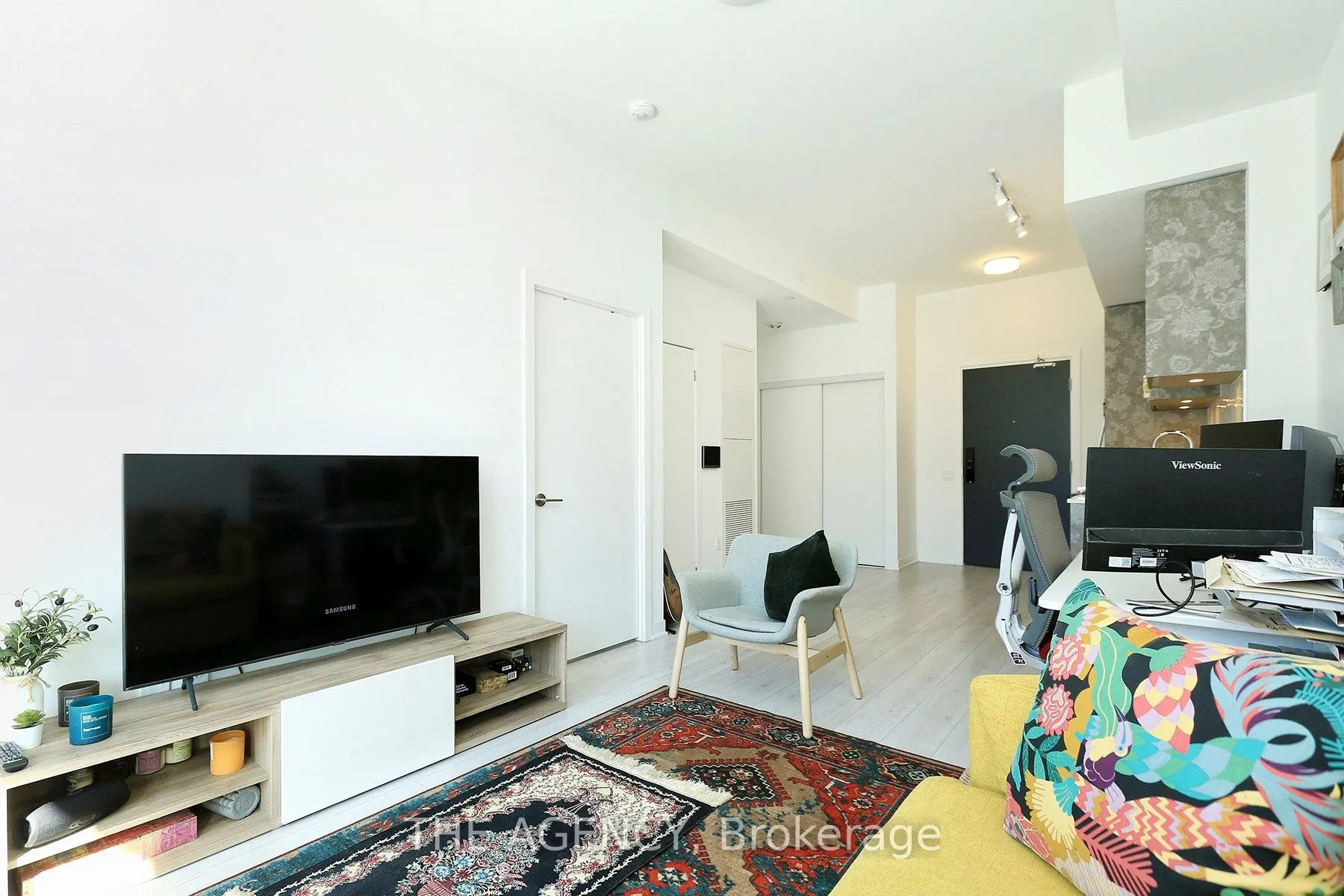 395 Dundas Street S, #19