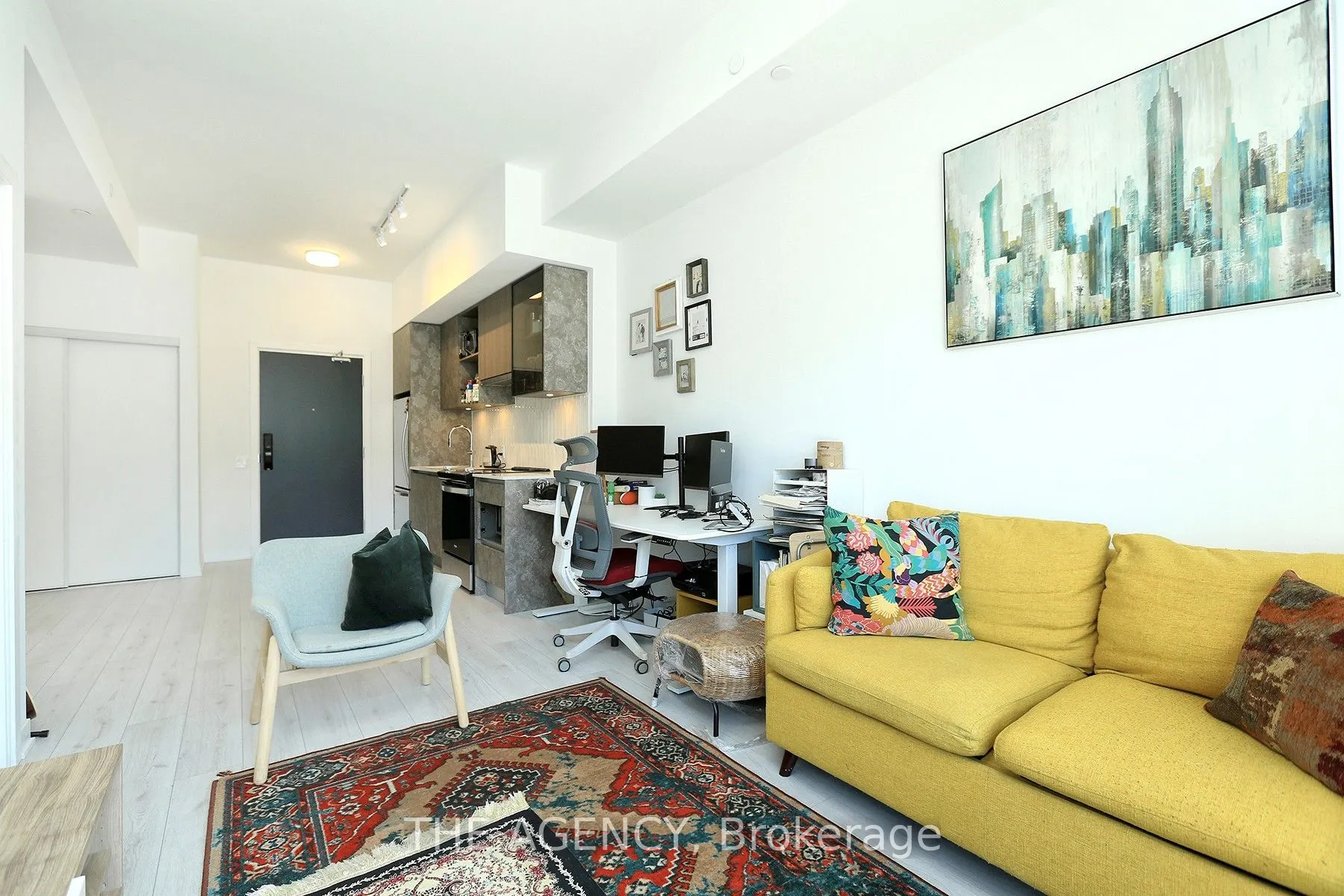 395 Dundas Street S, #19