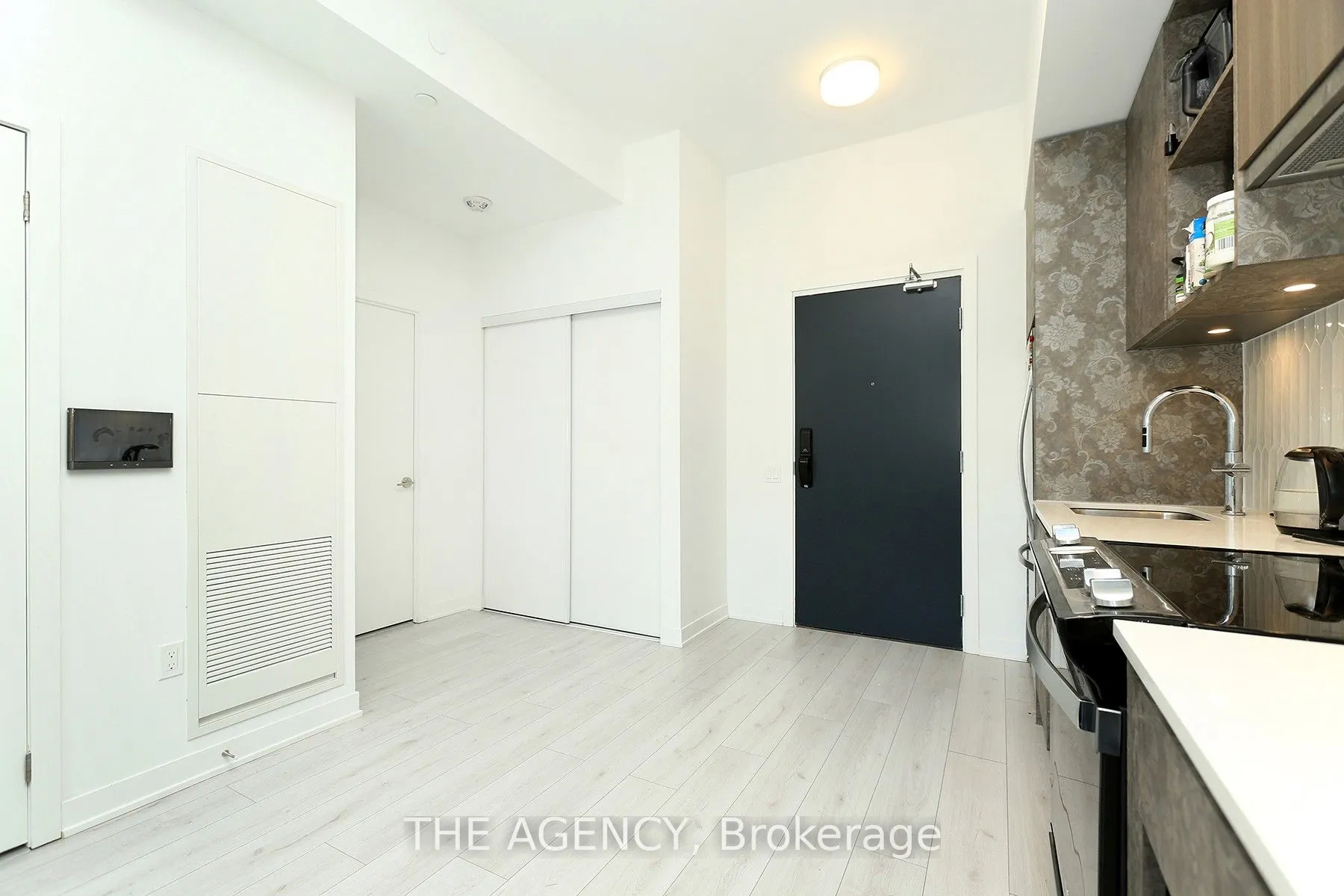 395 Dundas Street S, #19