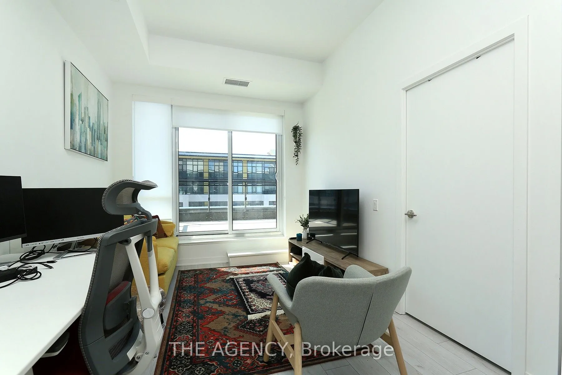 395 Dundas Street S, #19