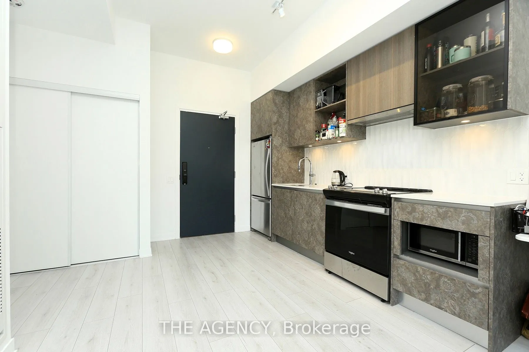 395 Dundas Street S, #19