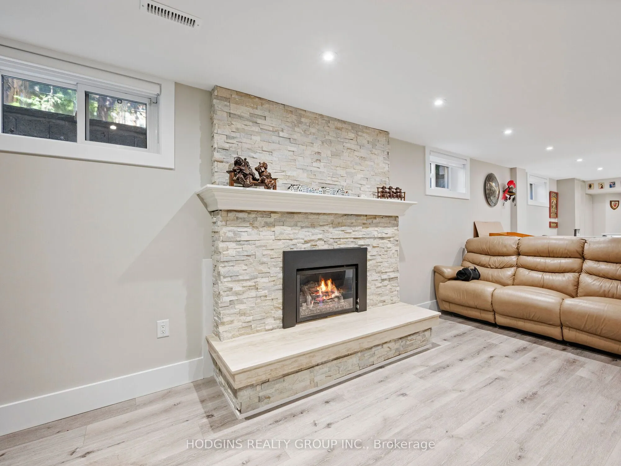 1816 Paddock Crescent