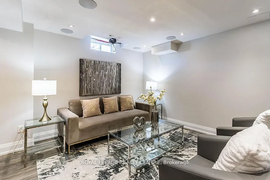 3 Lake Louise Drive
