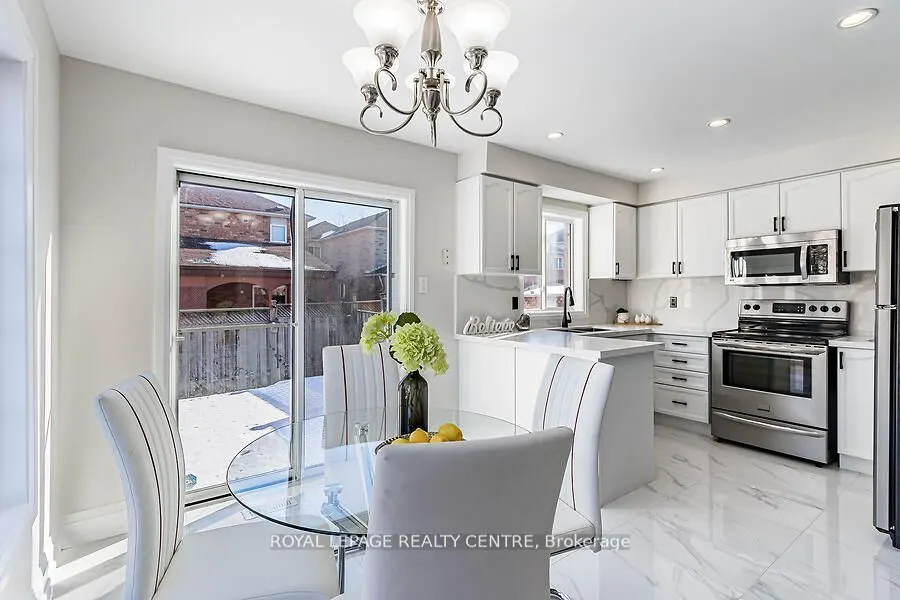 3 Lake Louise Drive