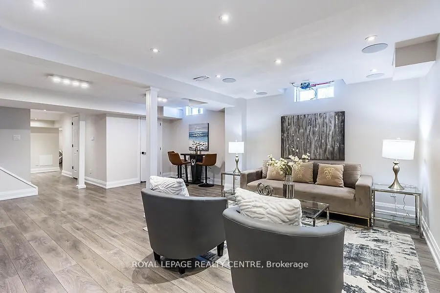 3 Lake Louise Drive