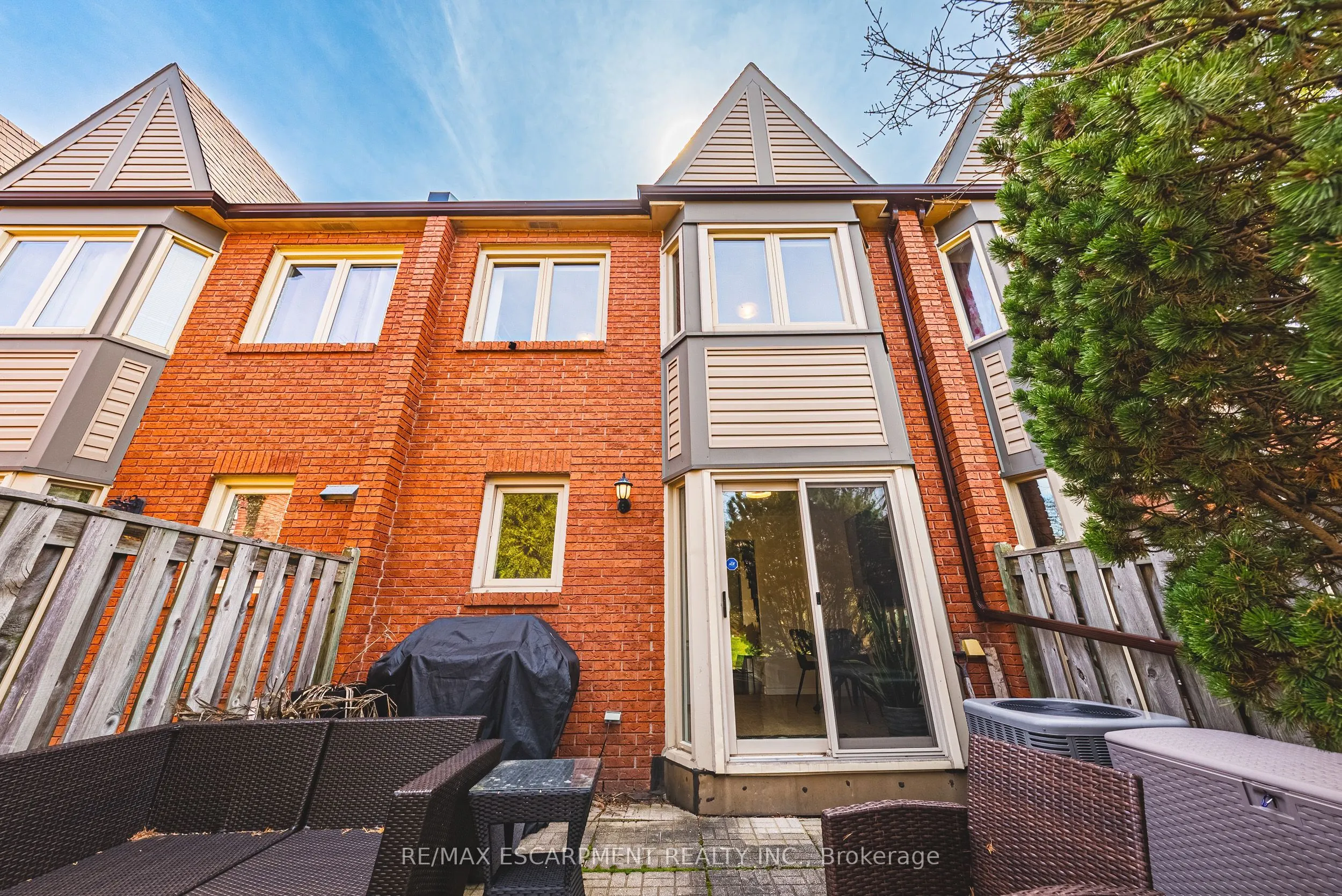 895 Maple Avenue, #116