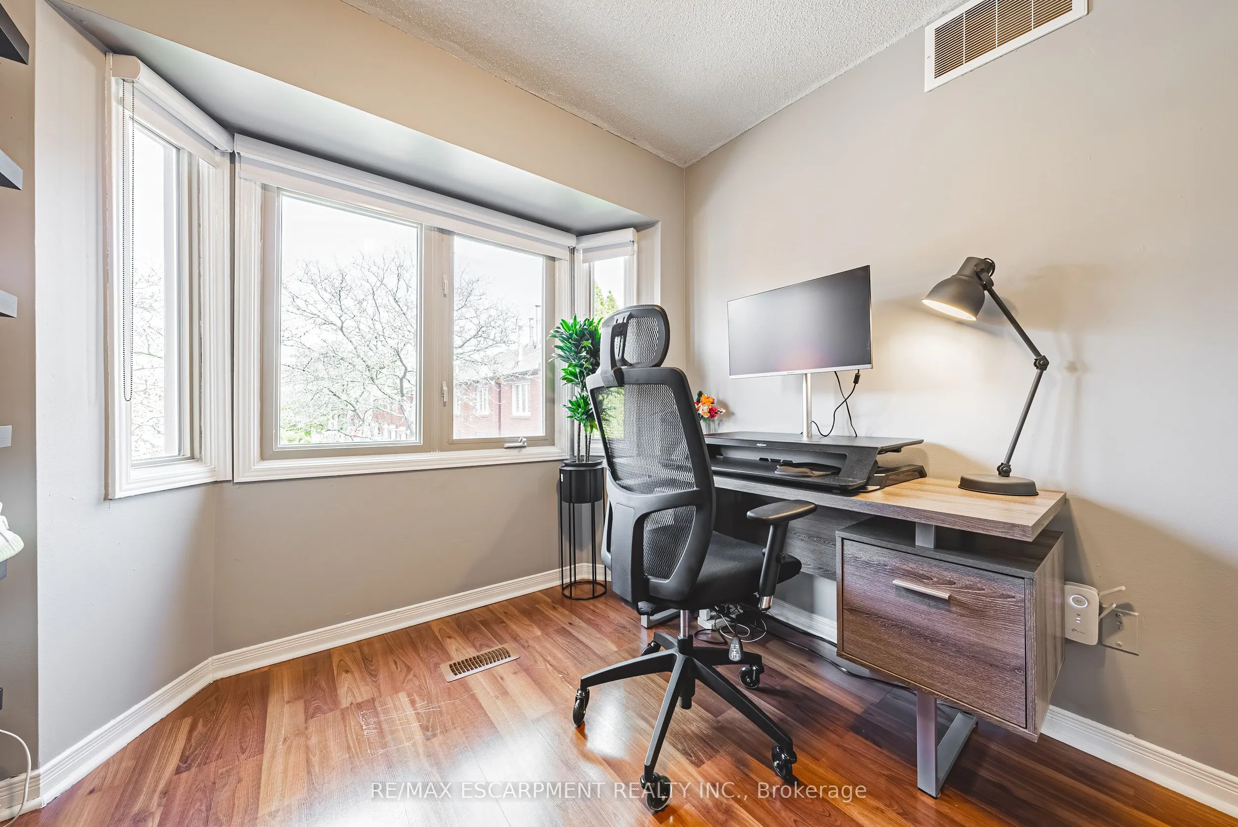 895 Maple Avenue, #116