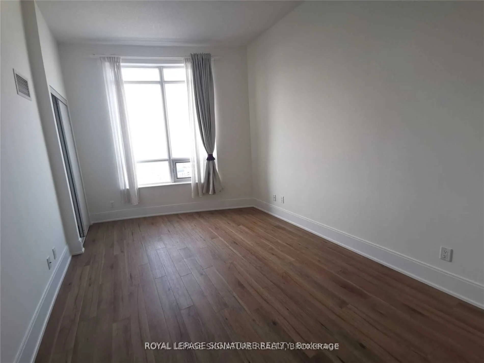 330 Burnhamthorpe Road W, #Ph01